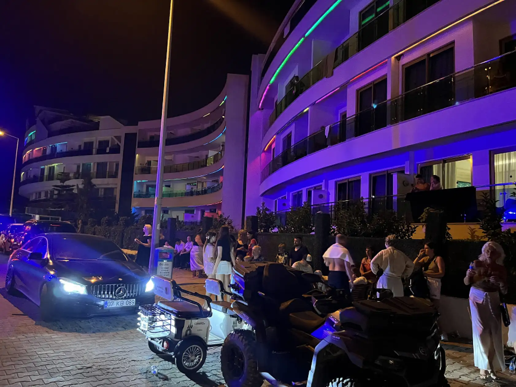 Alanya'da Otel Yangını: 622 Turist Tahliye Edildi, 3 Kişi Hastaneye Kaldırıldı