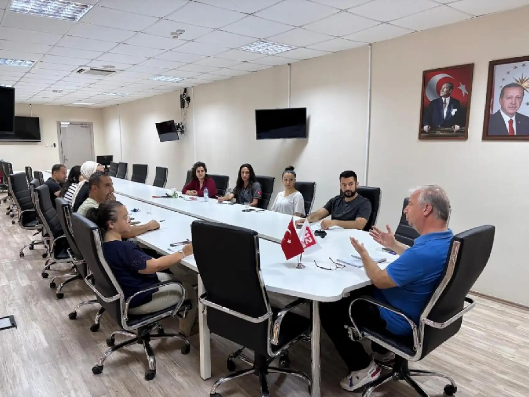 Muğla 112 Acil Çağrı Merkezi'nde aylık değerlendirme toplantısı gerçekleştirildi