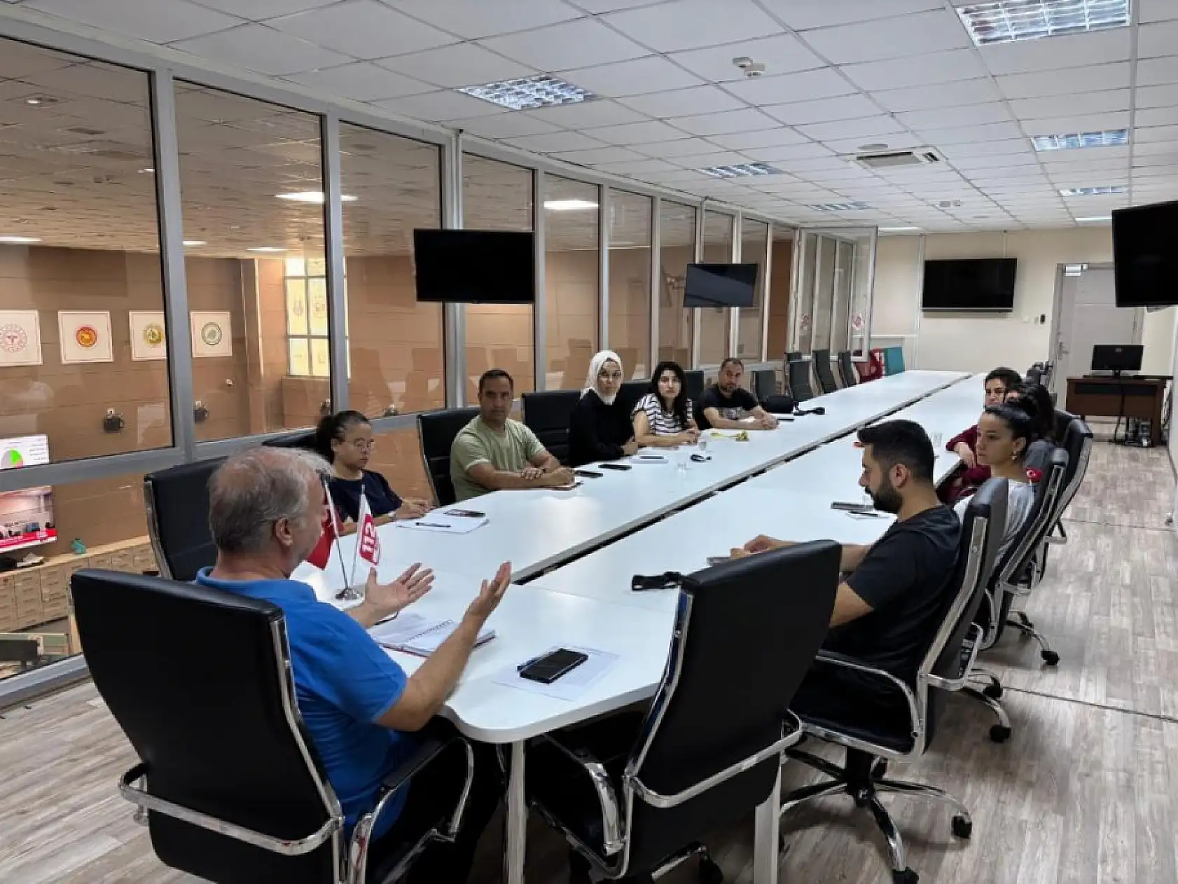 Muğla 112 Acil Çağrı Merkezi'nde aylık değerlendirme toplantısı gerçekleştirildi