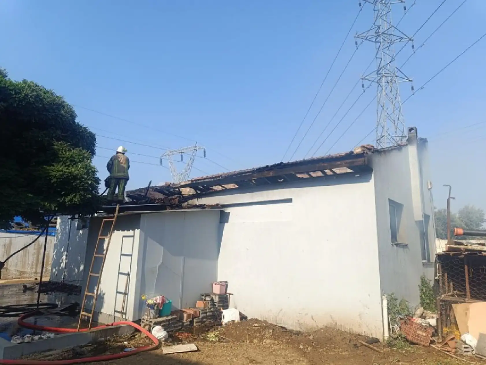 Çiftlik yangını: 1 yaşındaki bebek ağır yaralandı