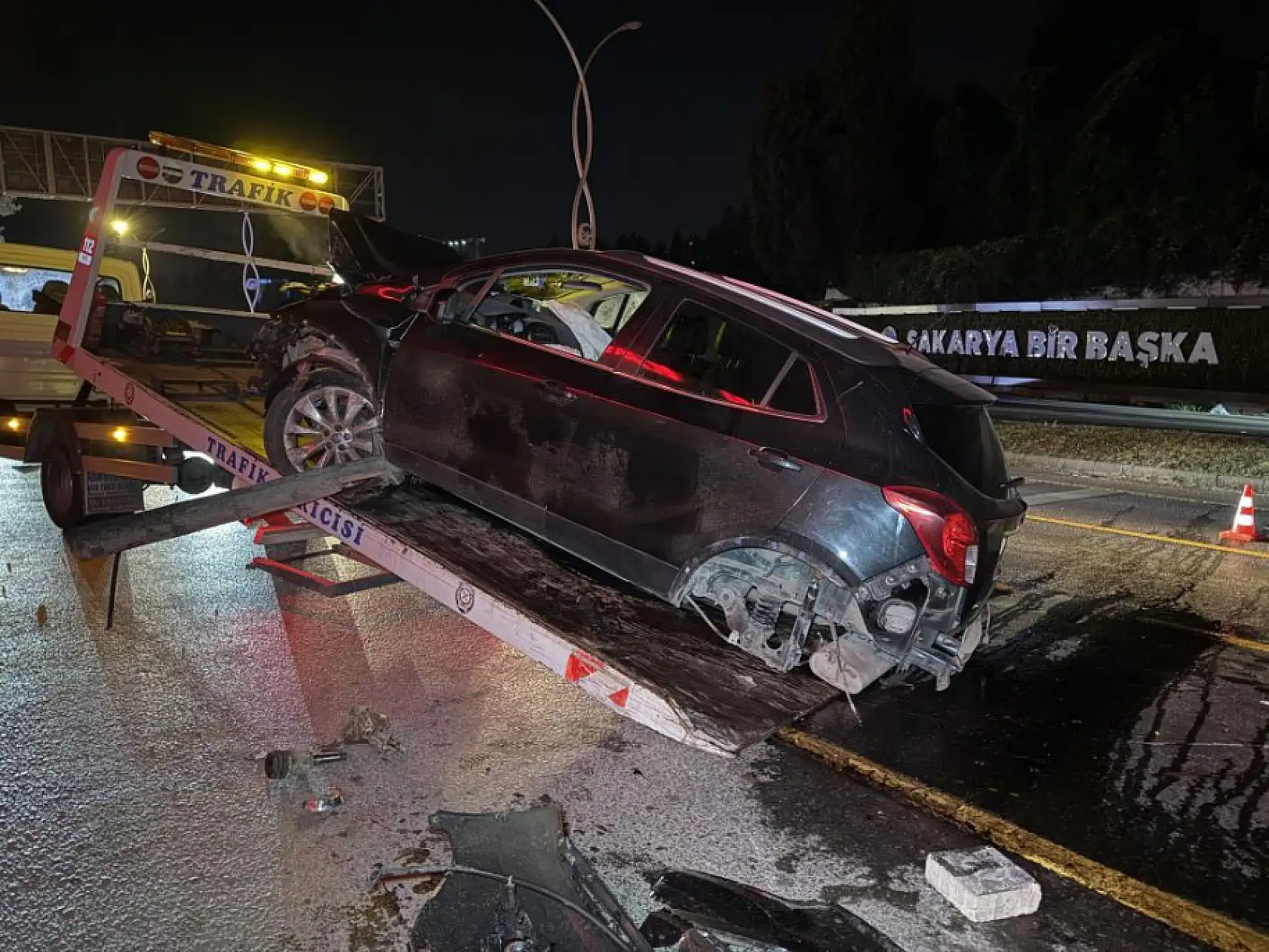 Alkollü sürücü dehşet saçtı: Karşı şeride geçti, ortalık savaş alanına döndü