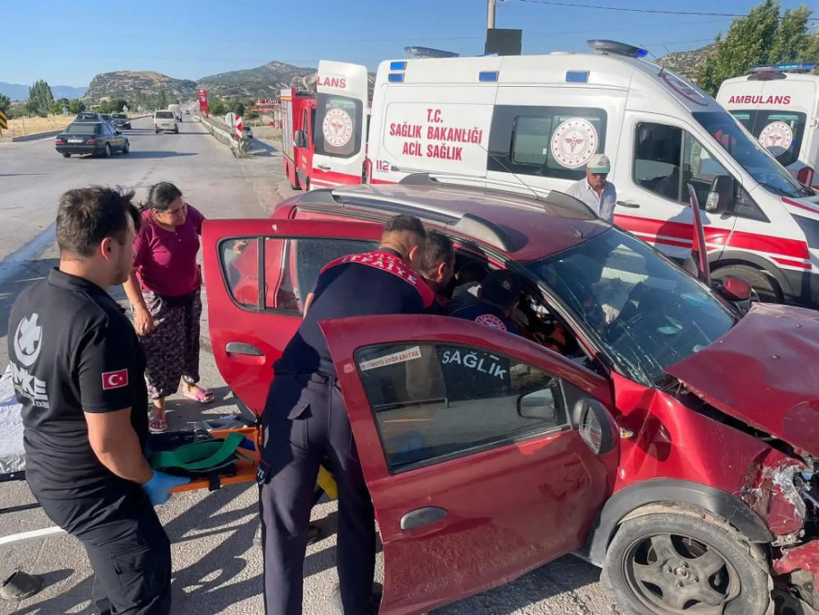 Burdur-Fethiye Yolu'nda feci kaza! 4 kişi hastaneye kaldırıldı