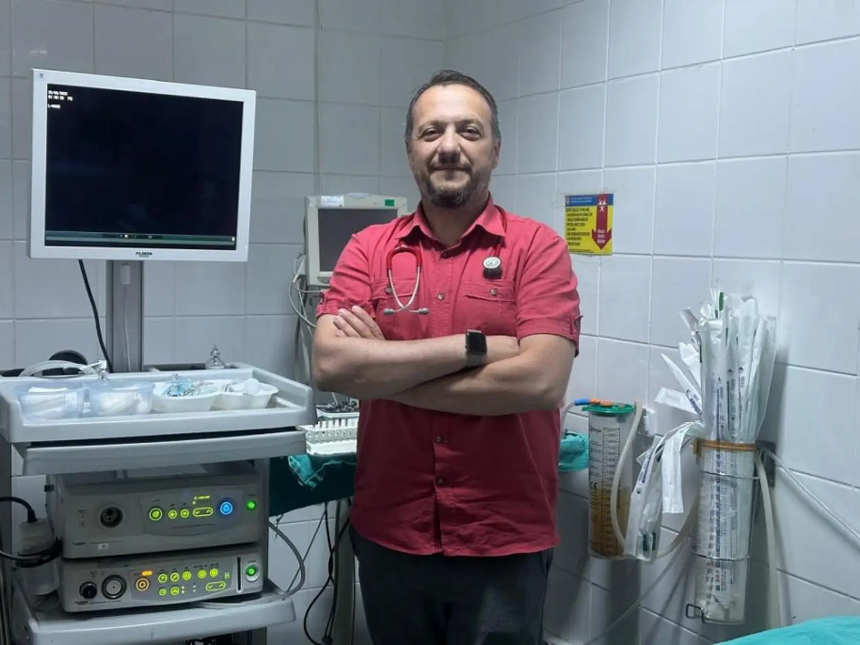 2 yaşındaki çocuğun midesinden 4 santimetrelik çivi çıktı