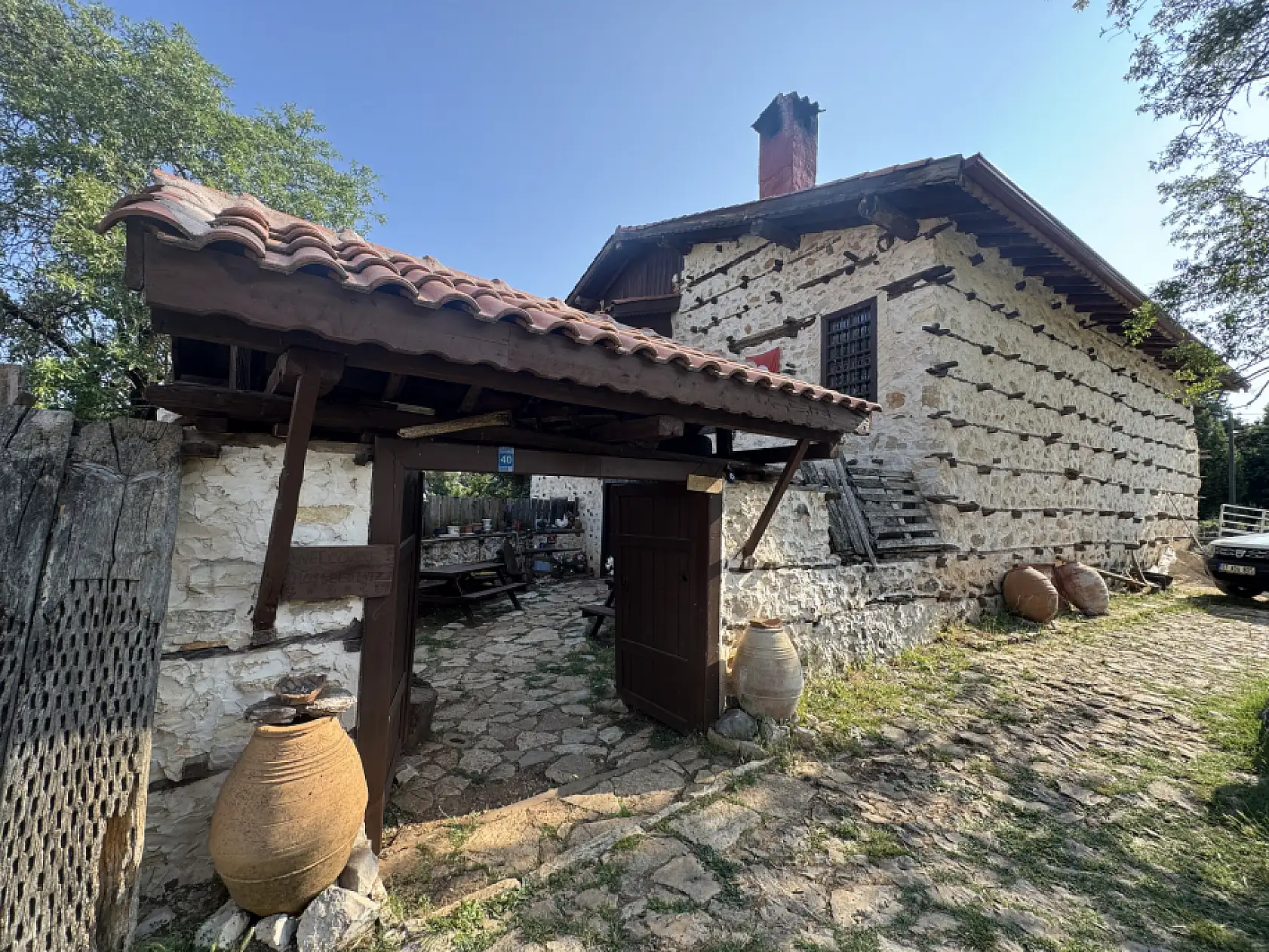 Antalya'nın 15 haneli 50 nüfuslu beton yapı bulunmayan 800 yıllık tarihi köyüne turist akını