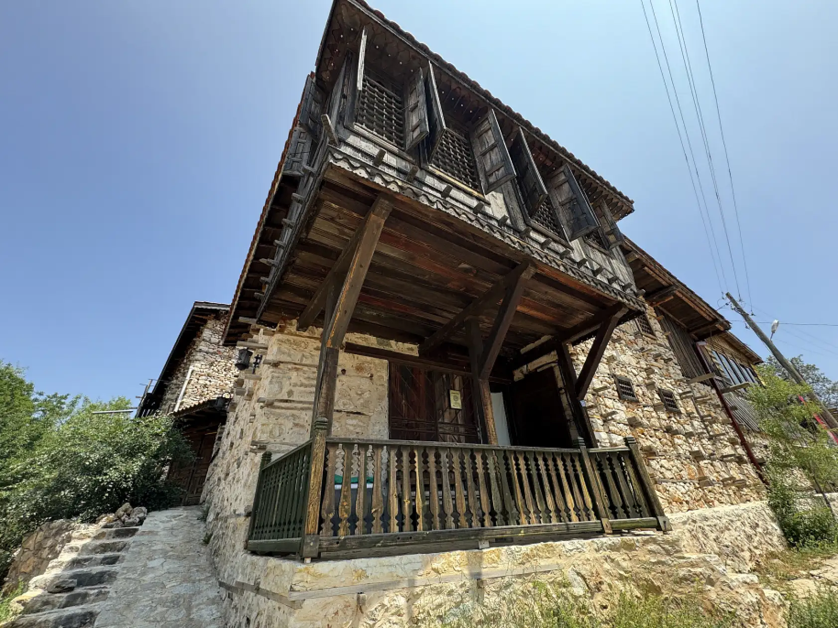 Antalya'nın 15 haneli 50 nüfuslu beton yapı bulunmayan 800 yıllık tarihi köyüne turist akını