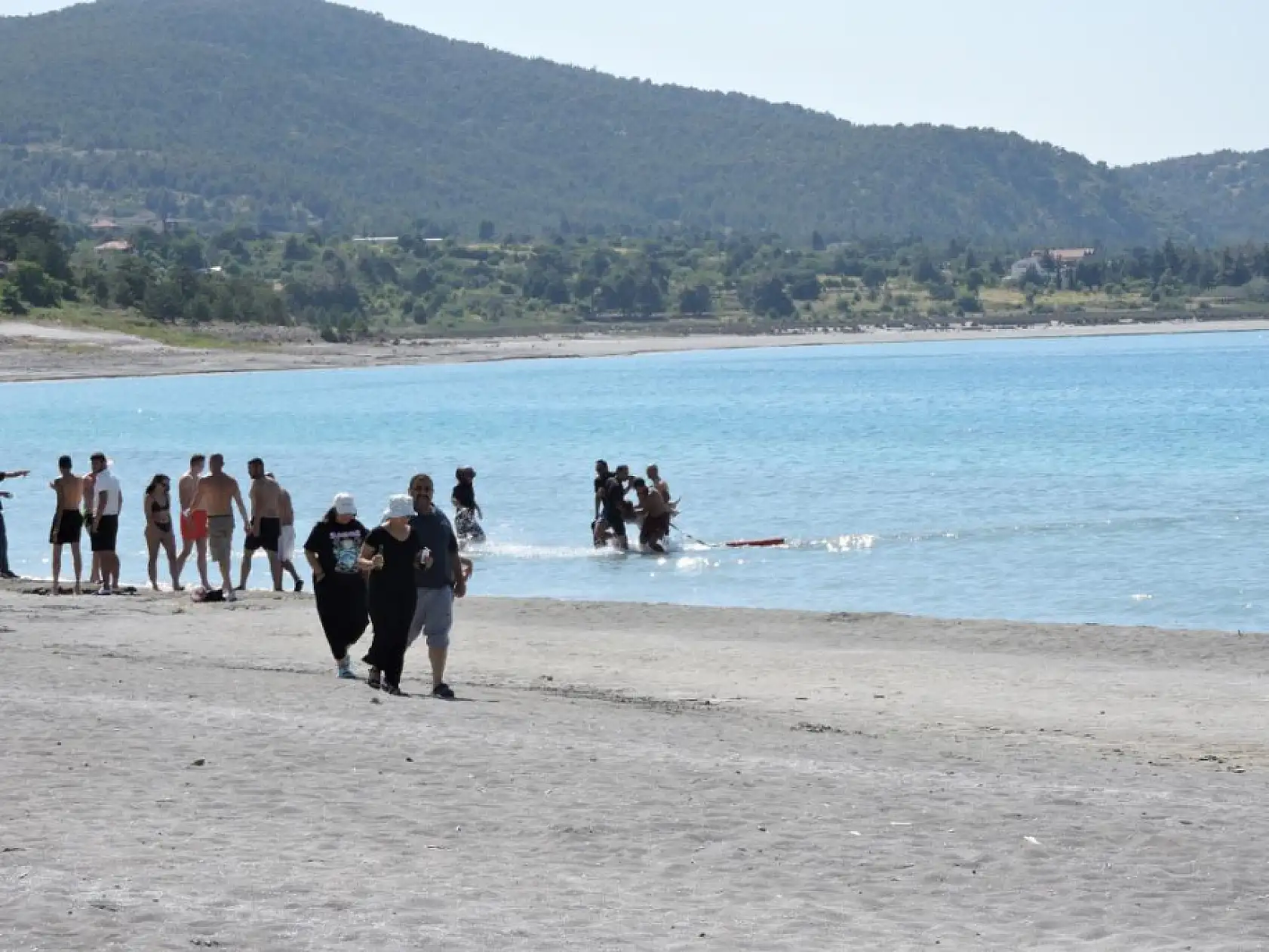 Burdur Salda Gölü'nde can pazarı: Genç kız ölümle burun buruna geldi