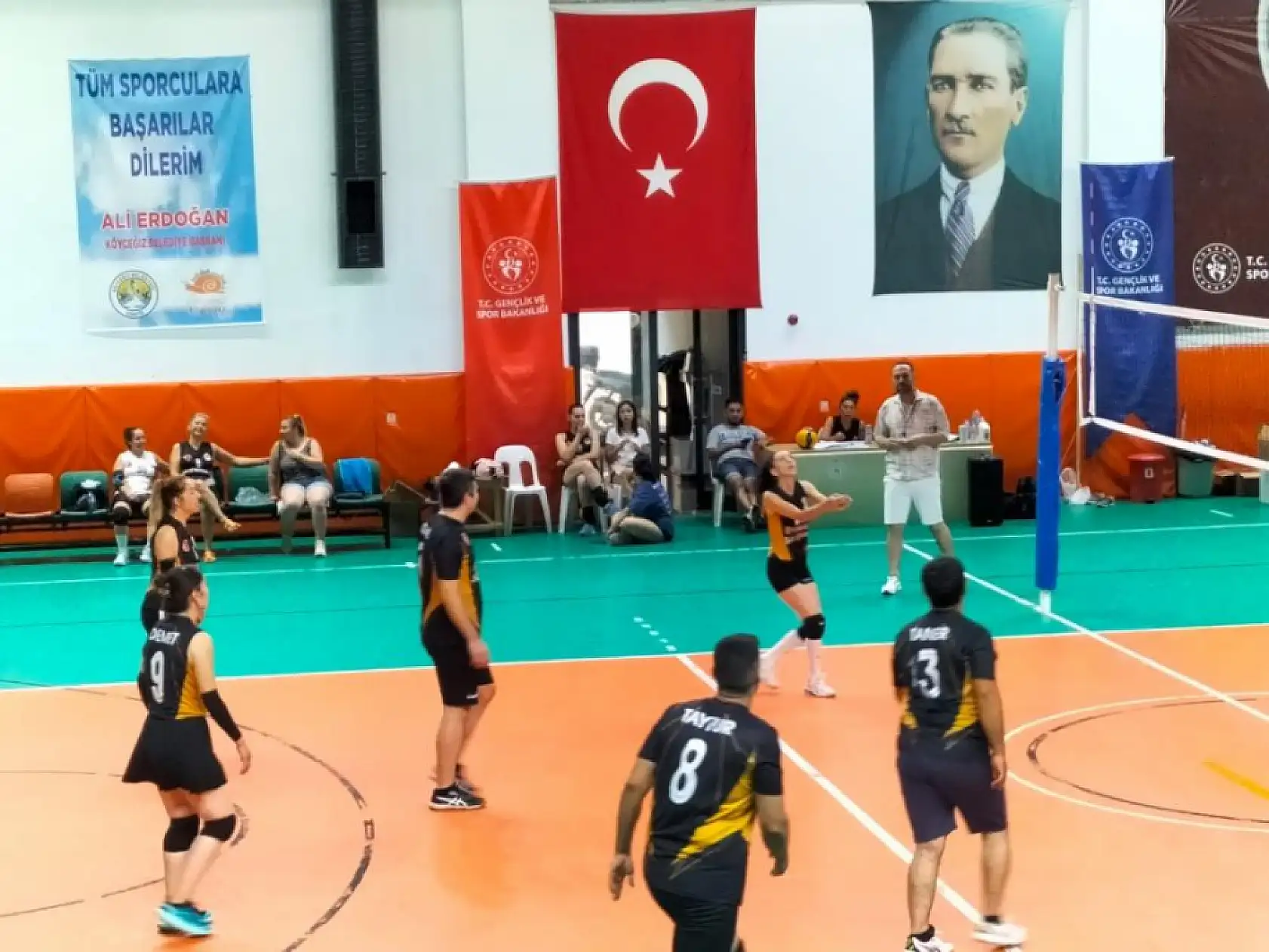 Köyceğiz veteran voleybol etkinliği tamamlandı