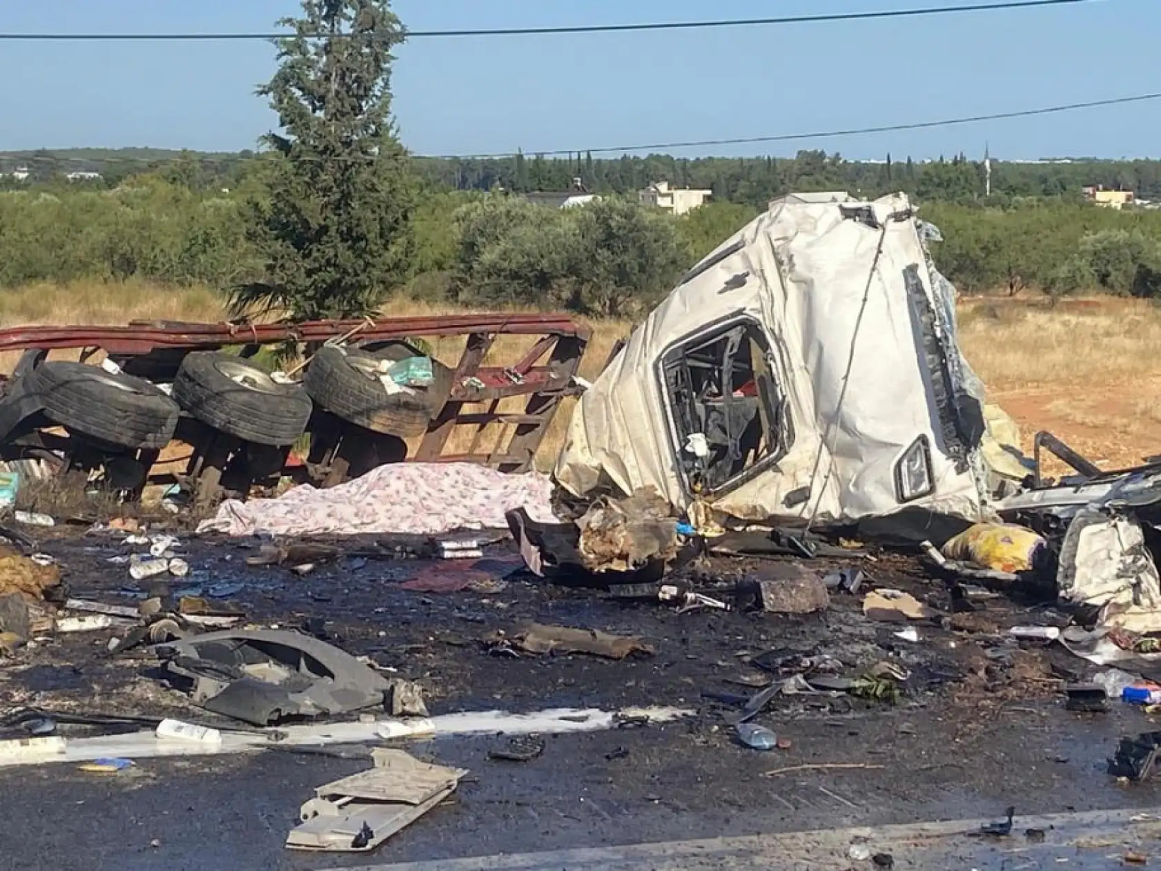Patlayan Lastik Kazayı Getirdi: Tır Sürücüsü Hayatını Kaybetti