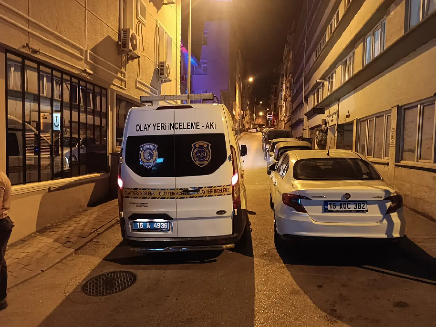 Kavgada önce silahlar, sonra bıçaklar çekildi: 2 yaralı