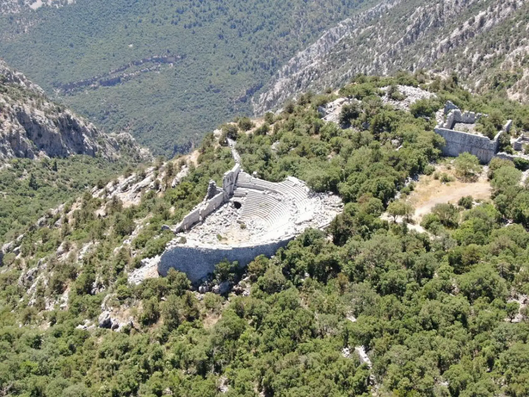 Termessos'ta tarih gün yüzüne çıkıyor: Antik kentte ilk kazı başladı
