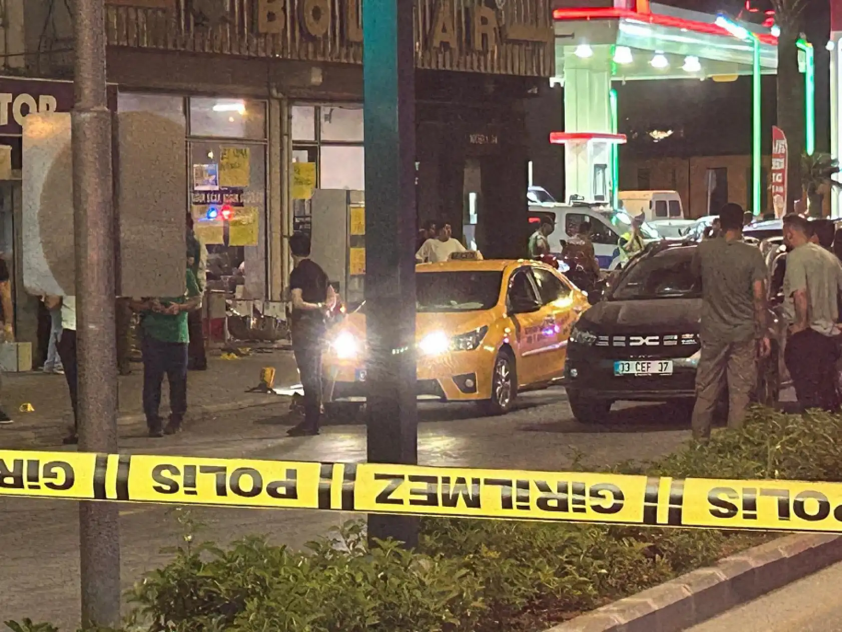 Polisle çatışan cinayet zanlısı öldürüldü, 1 polis yaralandı