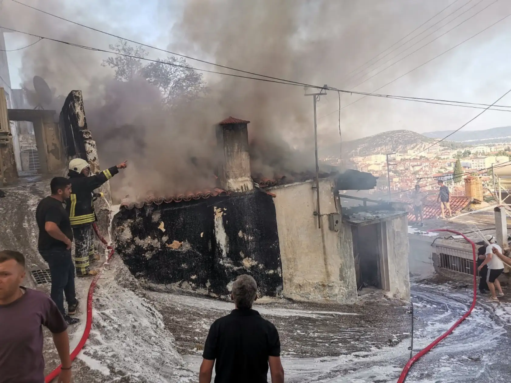 Menteşe'de ev yangını