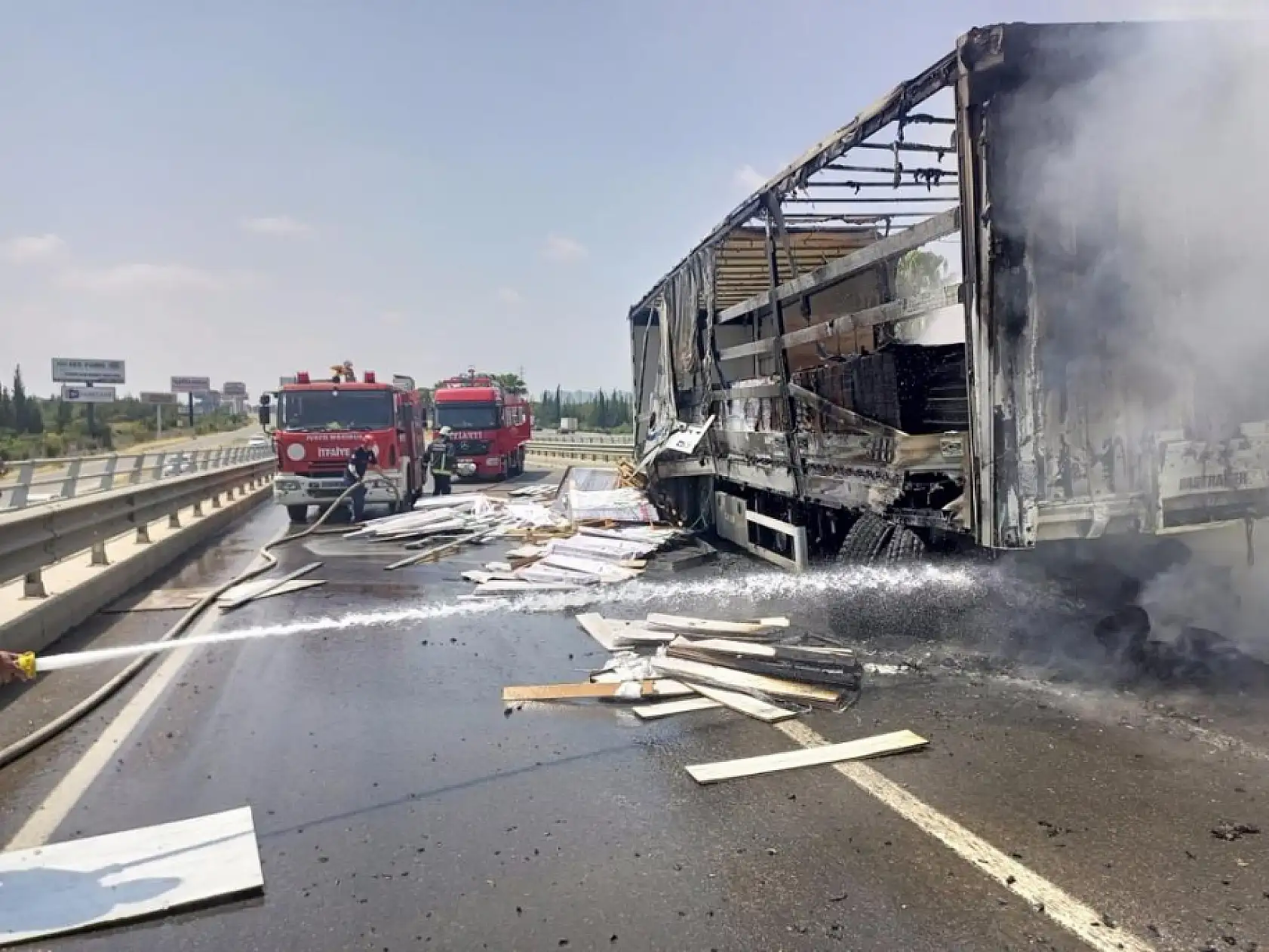 Antalya-Burdur Karayolu'nda Tır Yangını