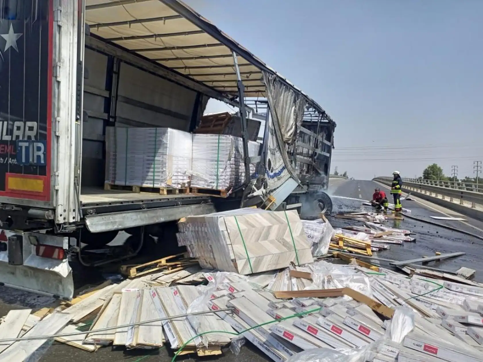 Antalya-Burdur Karayolu'nda Tır Yangını