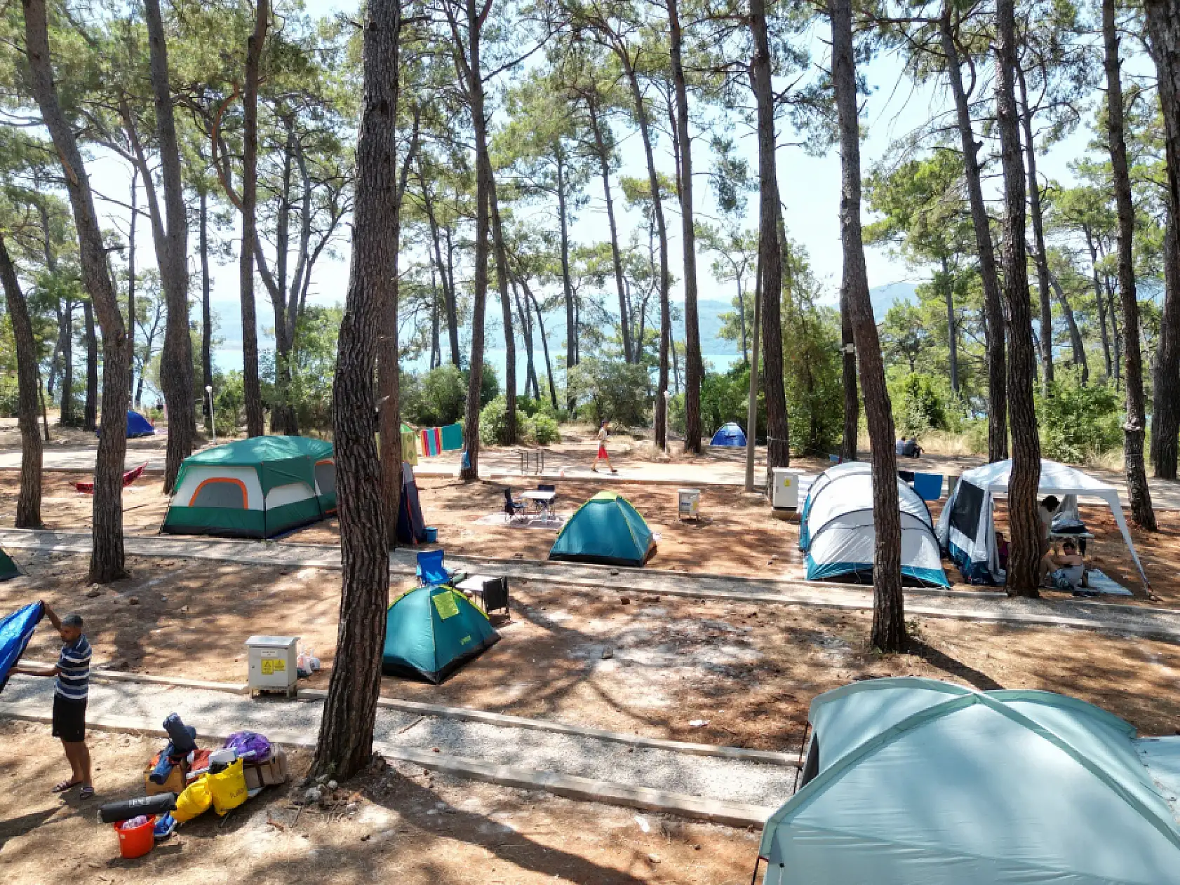 Çadır ve karavan tatilcileri 'sakin kent' Akyaka'ya akın etti