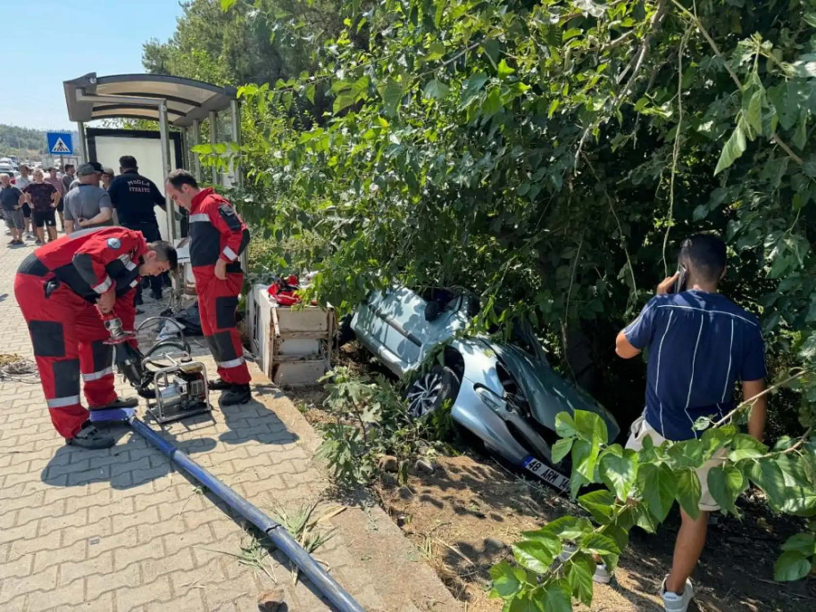 Fethiye'de otomobil sazlığa uçtu: 2 ölü, 1 yaralı