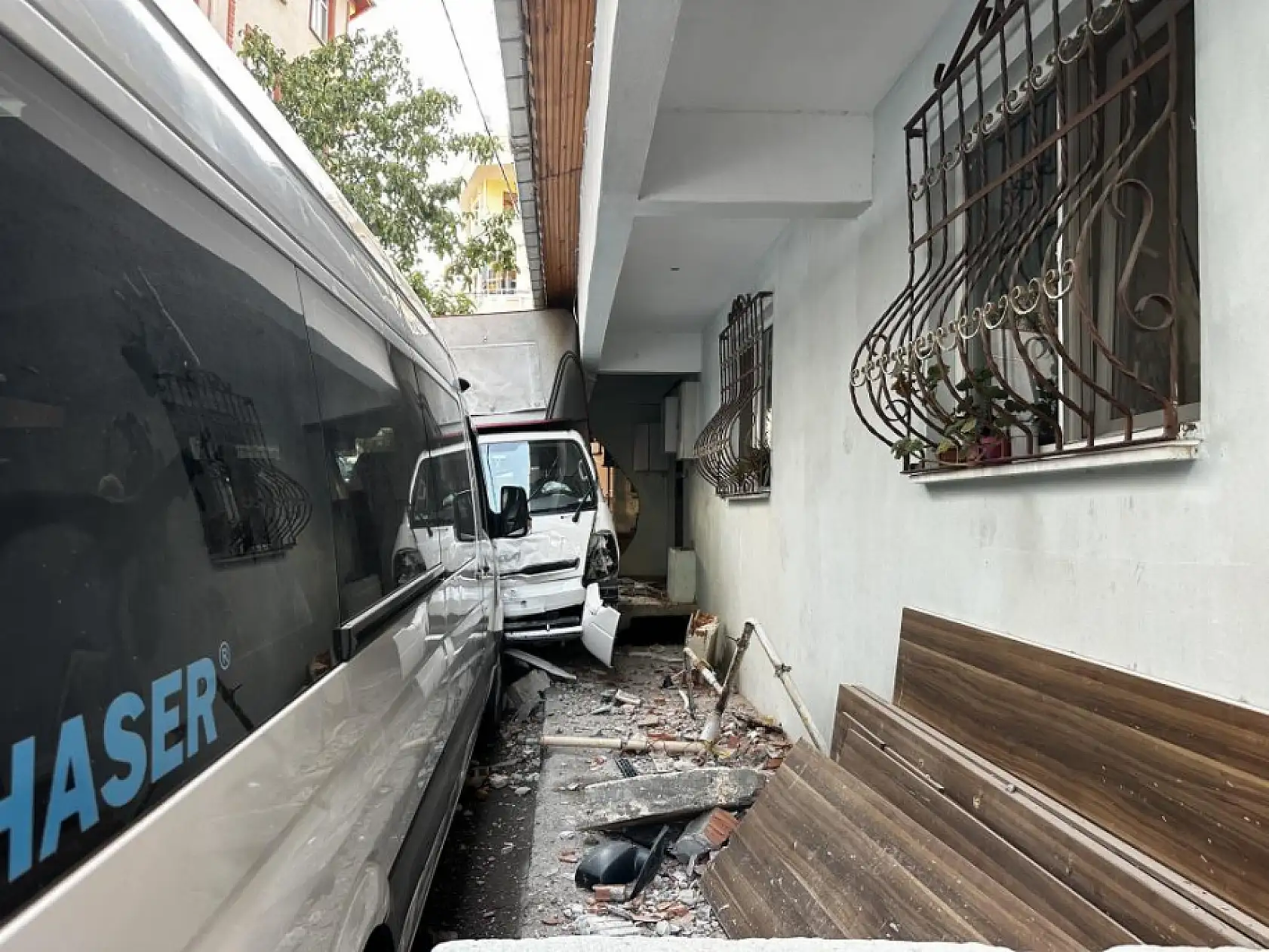Kamyonetin çarptığı kadın hayatını kaybetti, kaçan şoför yakalandı