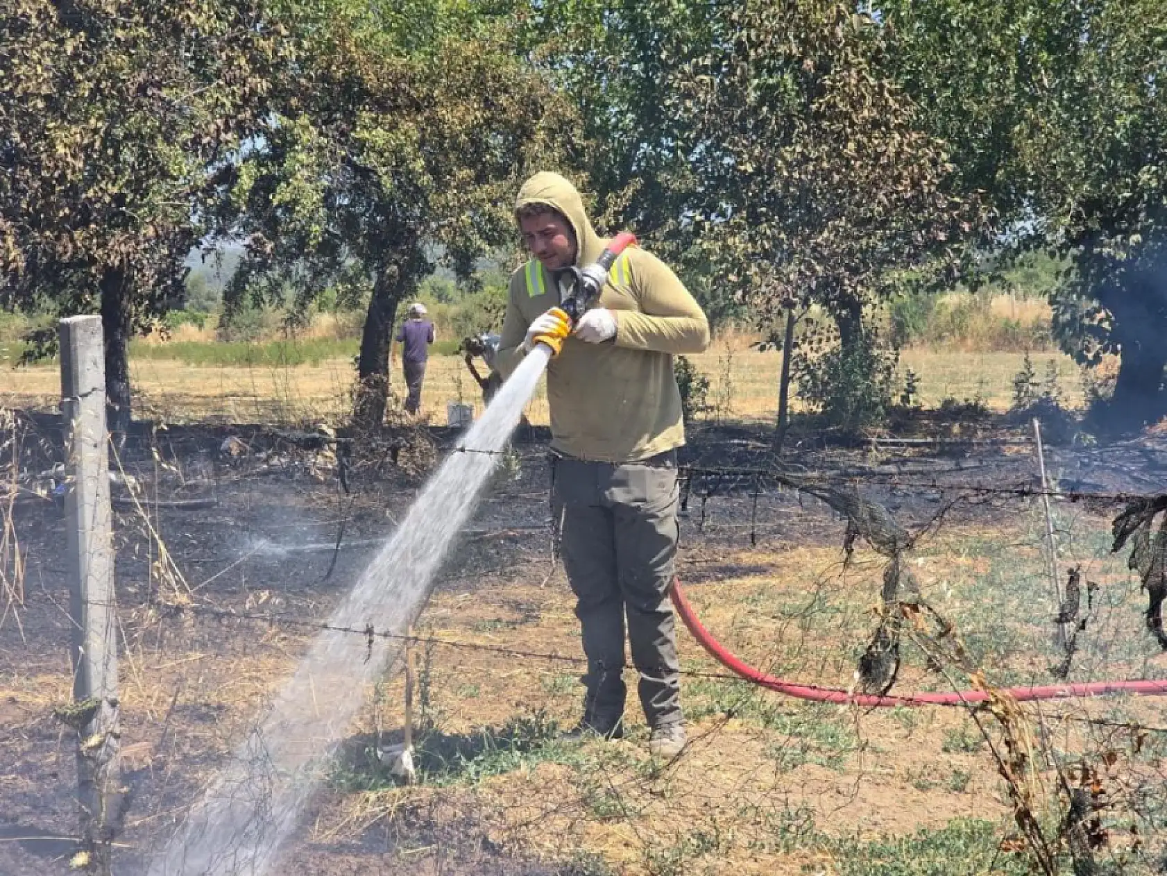 Yatağan Bozarmut Ovası'nda Çıkan Yangın Kısa Sürede Söndürüldü