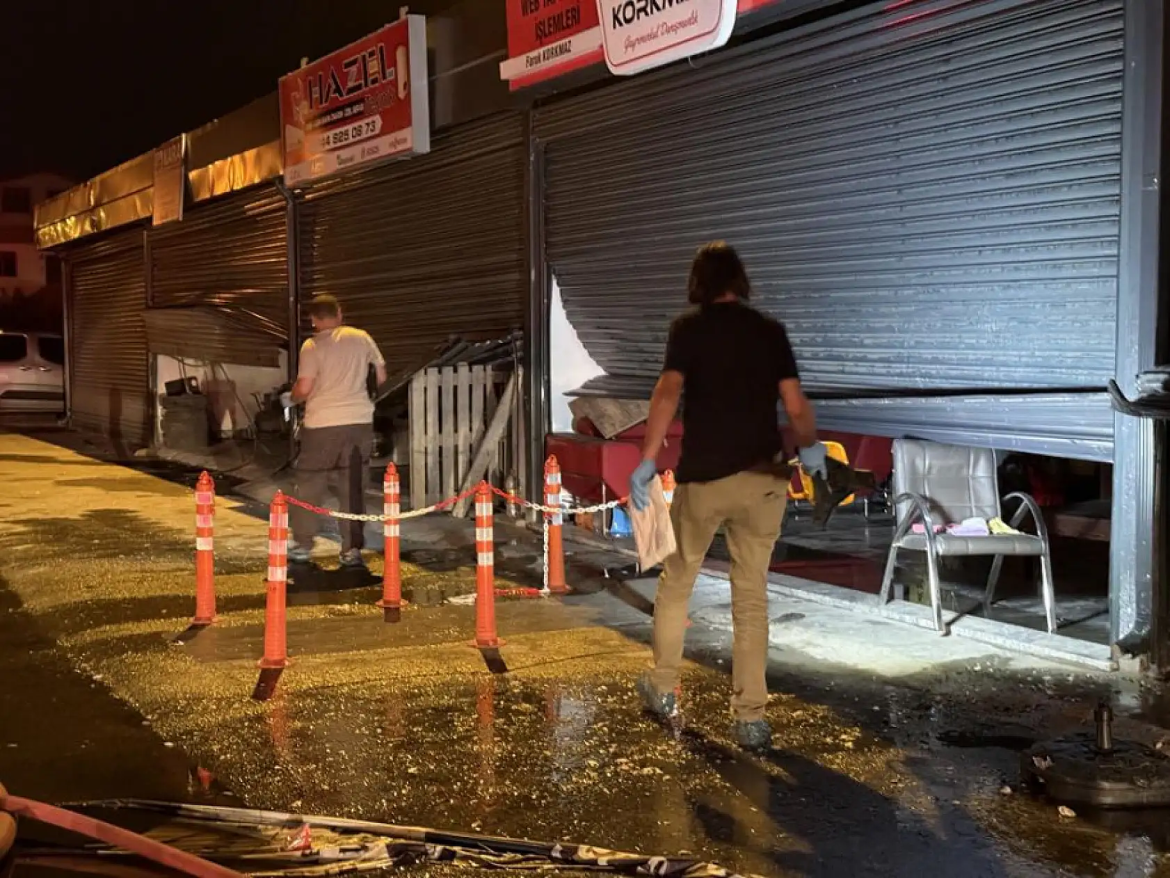 Faciaya ramak kala... Bilinçsizce yakılan ateş, 4 dükkana felaketi yaşattı