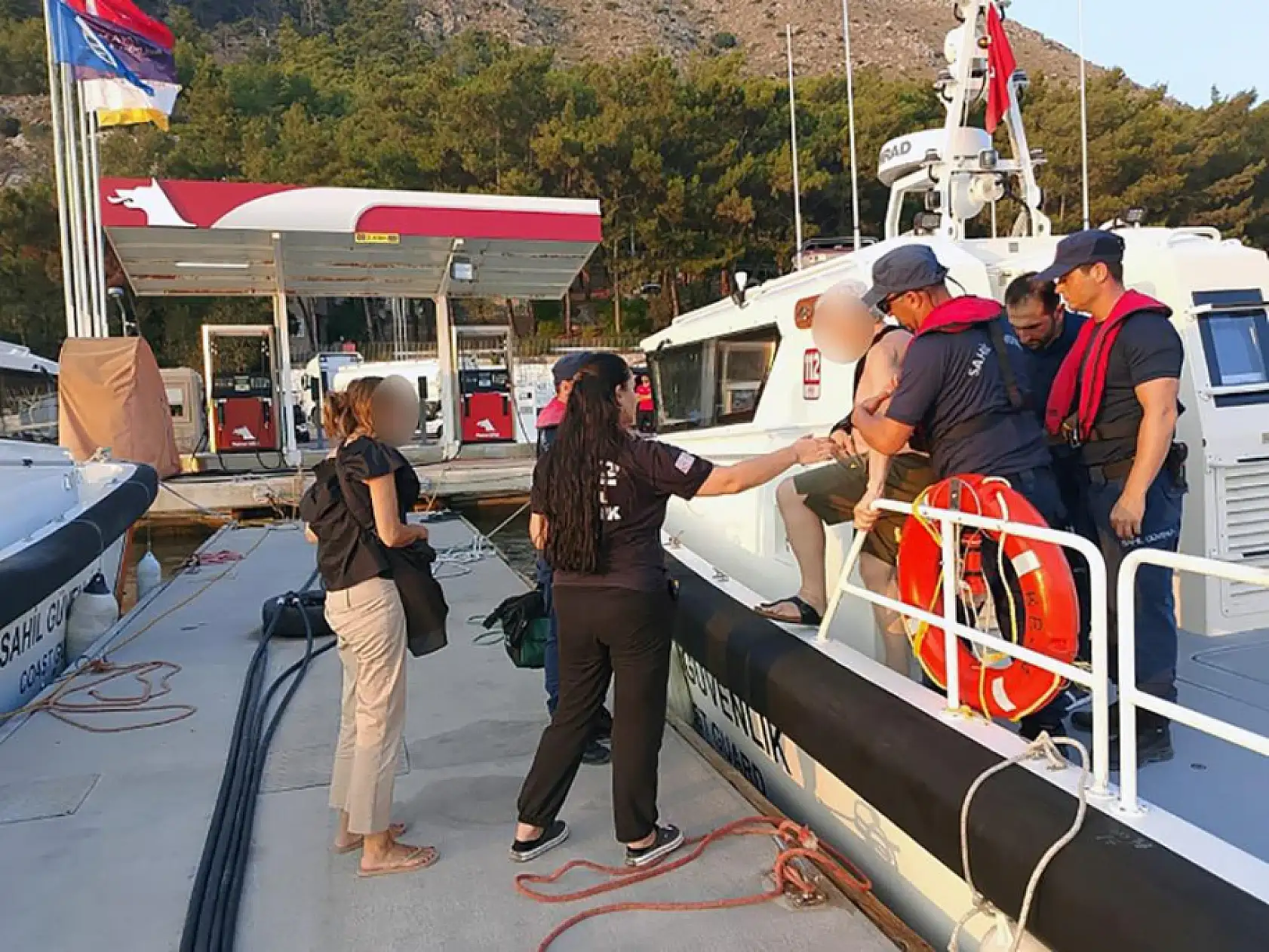 Bodrum ve Marmaris'te teknelerde yaralanan iki kişiye tıbbi tahliye