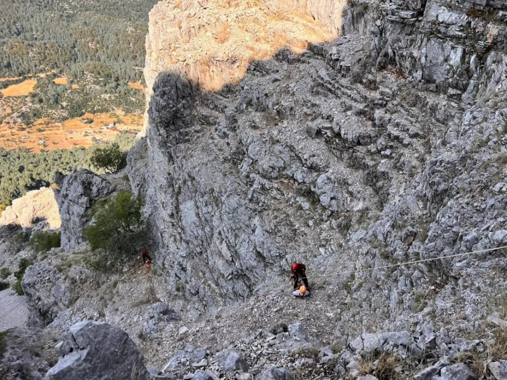 Fethiye'de Yamaç Paraşütü Kazası: Pilot ve Yolcusu 3 Saatte Kurtarıldı