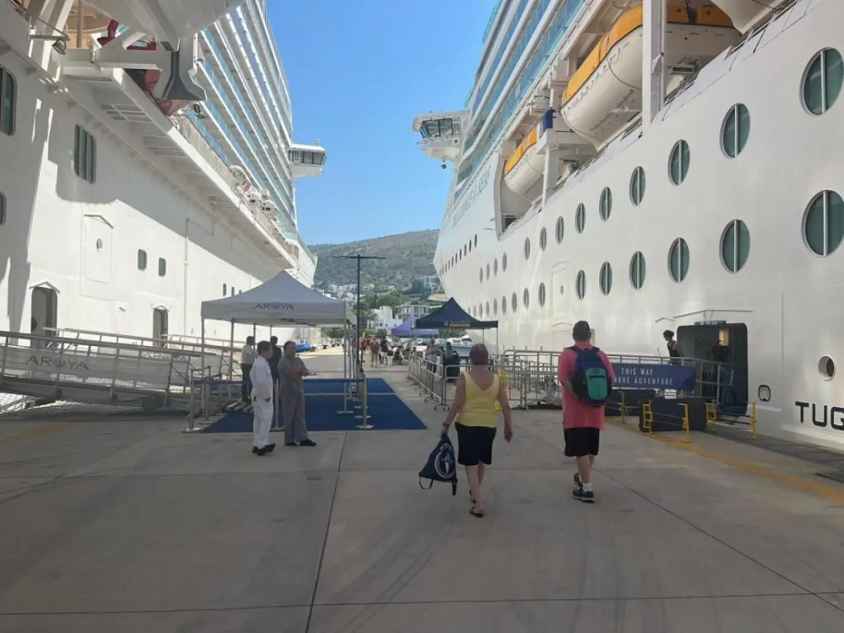 Bodrum'a 2 gemi 3 bin 906 yolcu getirdi