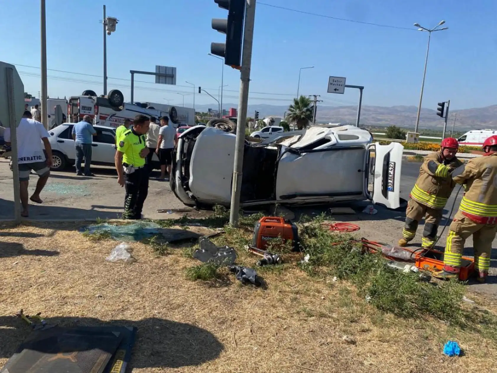 Manisa'daki ambulans kazasında bilanço ağır: 1 ölü, 6 yaralı