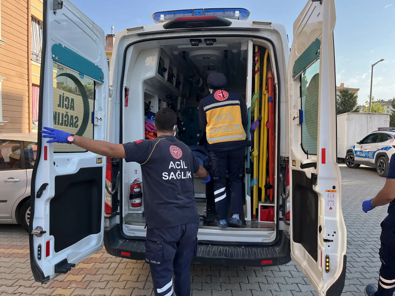 Kötü koku ihbarına giden ekipler yaşlı adamı ölü buldu