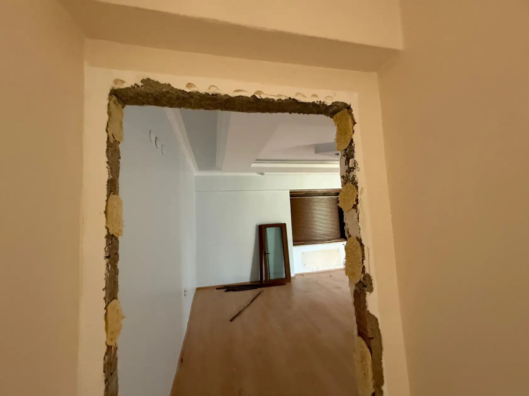 İhale ile aldığı evde eski sahibin yaptıklarıyla hayatının kâbusunu yaşadı