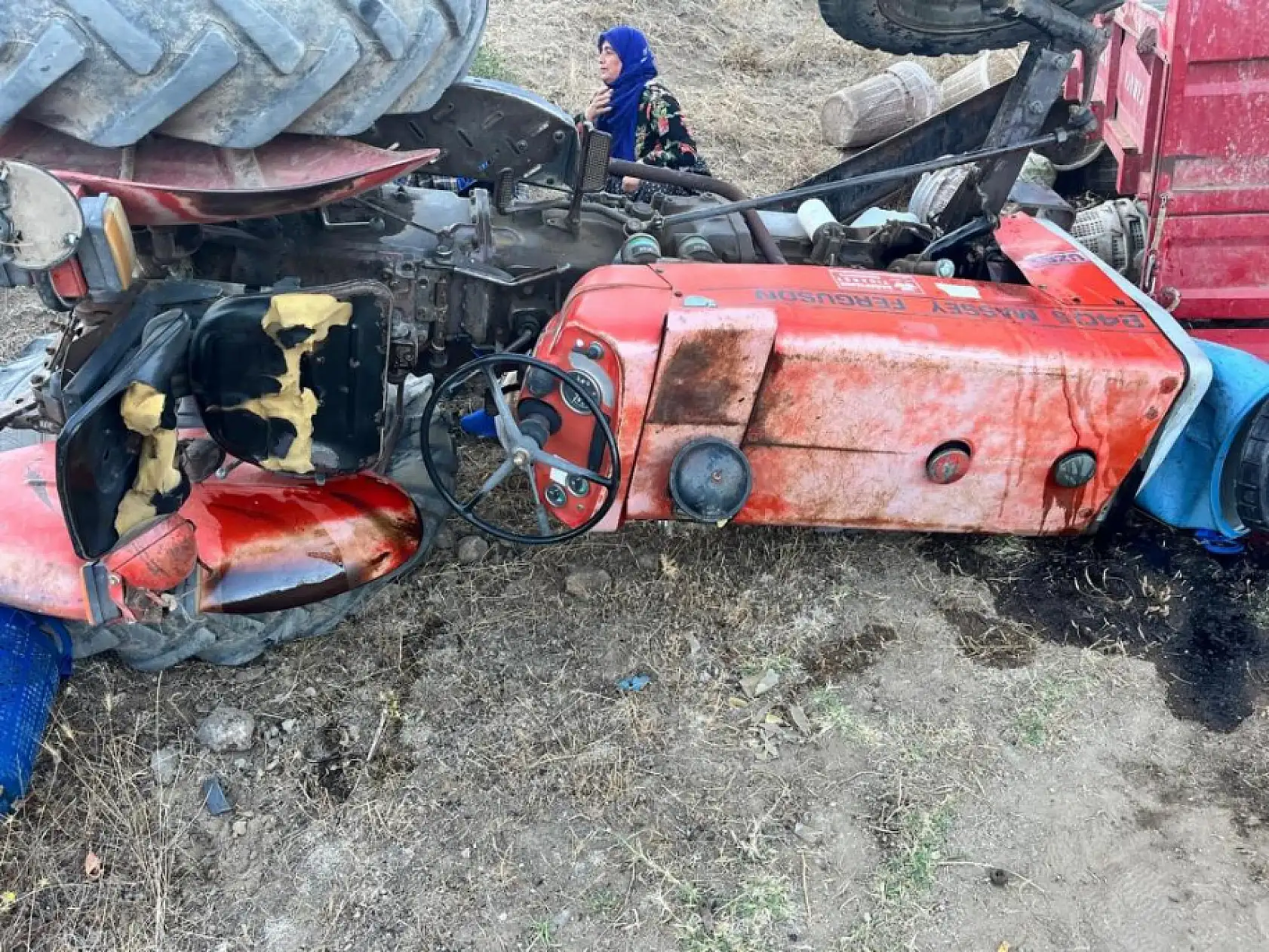Domates işçilerini taşıyan traktör devrildi: 1 ölü, 4 yaralı