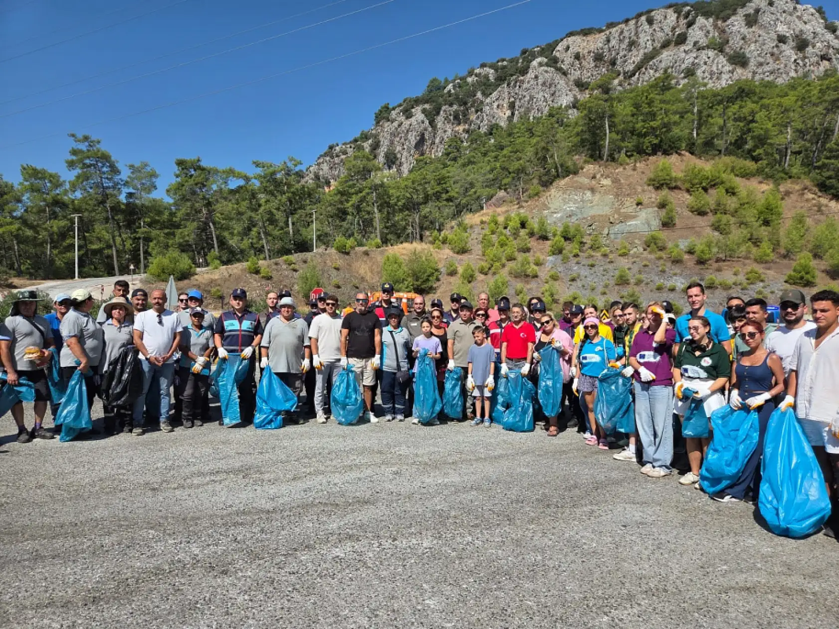 Marmaris'te 'Temiz bir doğa harekâtı'