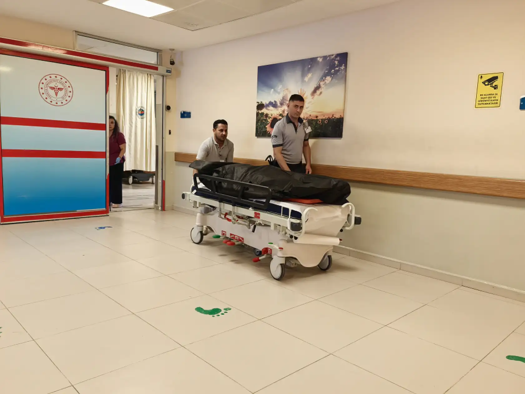 Devrilen motosiklet bariyerlere çarptı: Baba öldü, kızı ağır yaralandı