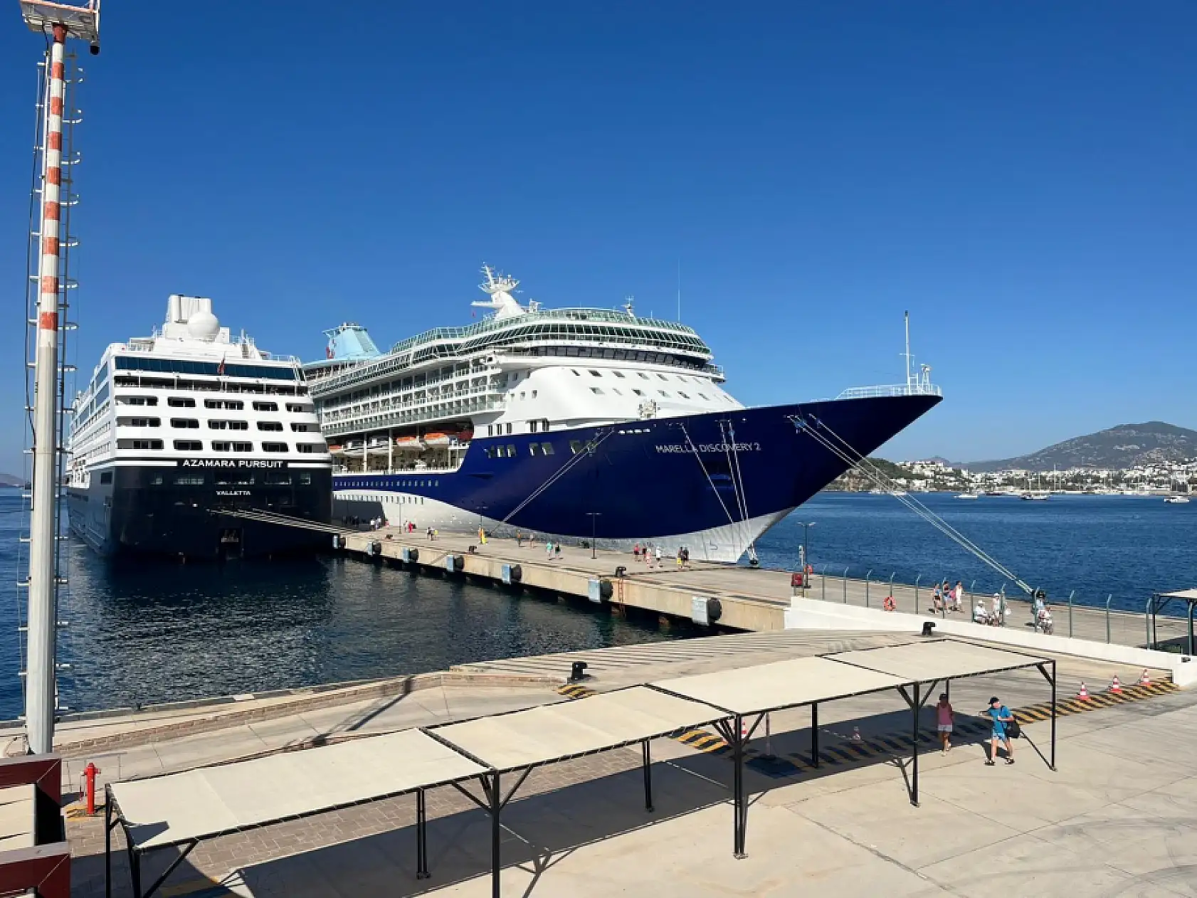 Bodrum'a 2 gemi ile 2 bin 609 turist geldi