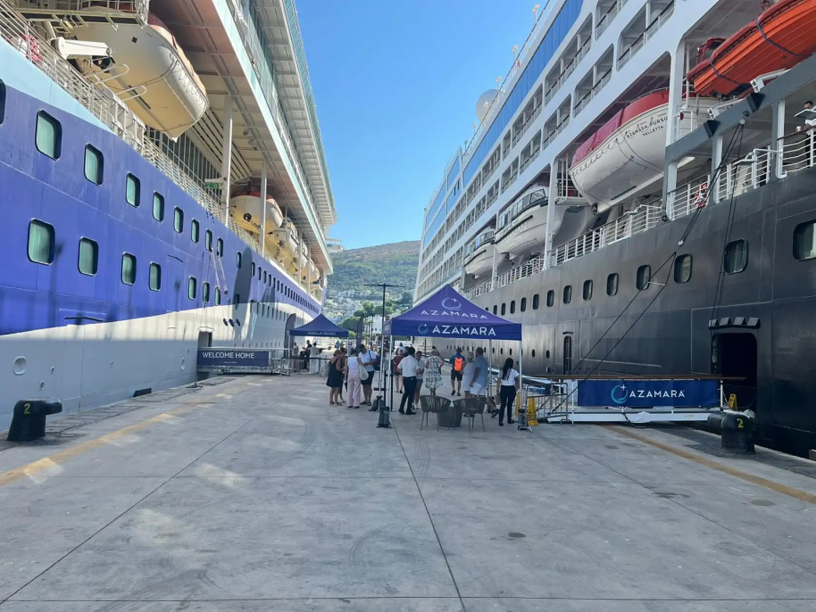 Bodrum'a 2 gemi ile 2 bin 609 turist geldi