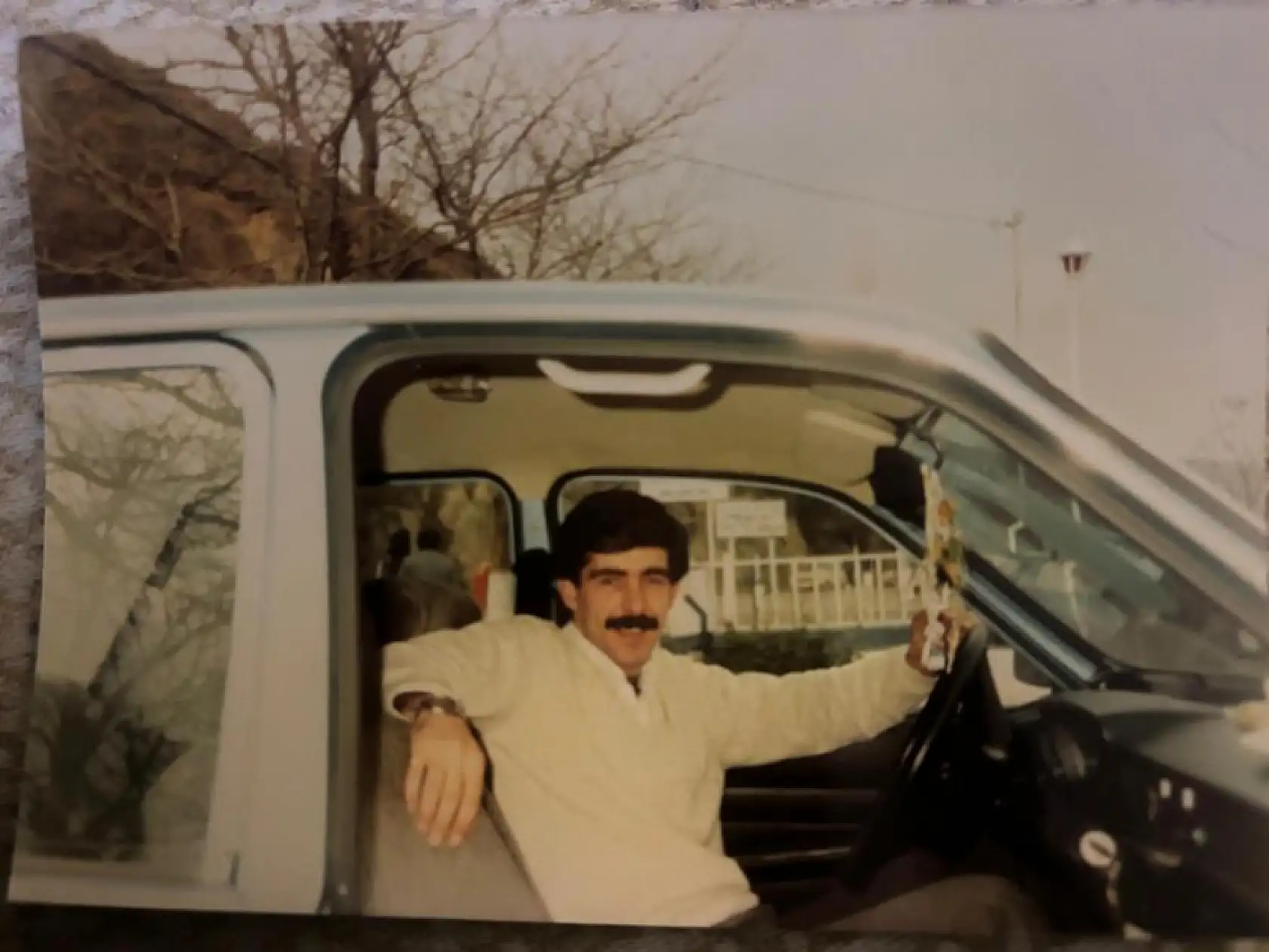 İlk otomobilini 41 yıl sonra hurda halde bulup restore ettirdi