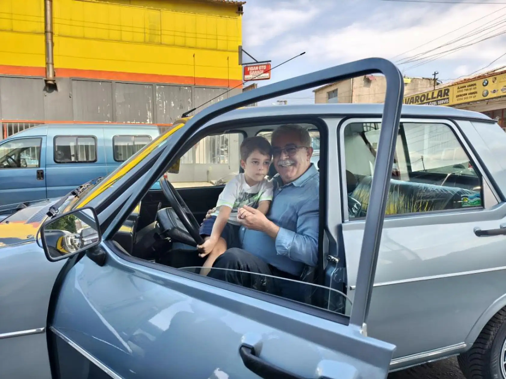 İlk otomobilini 41 yıl sonra hurda halde bulup restore ettirdi