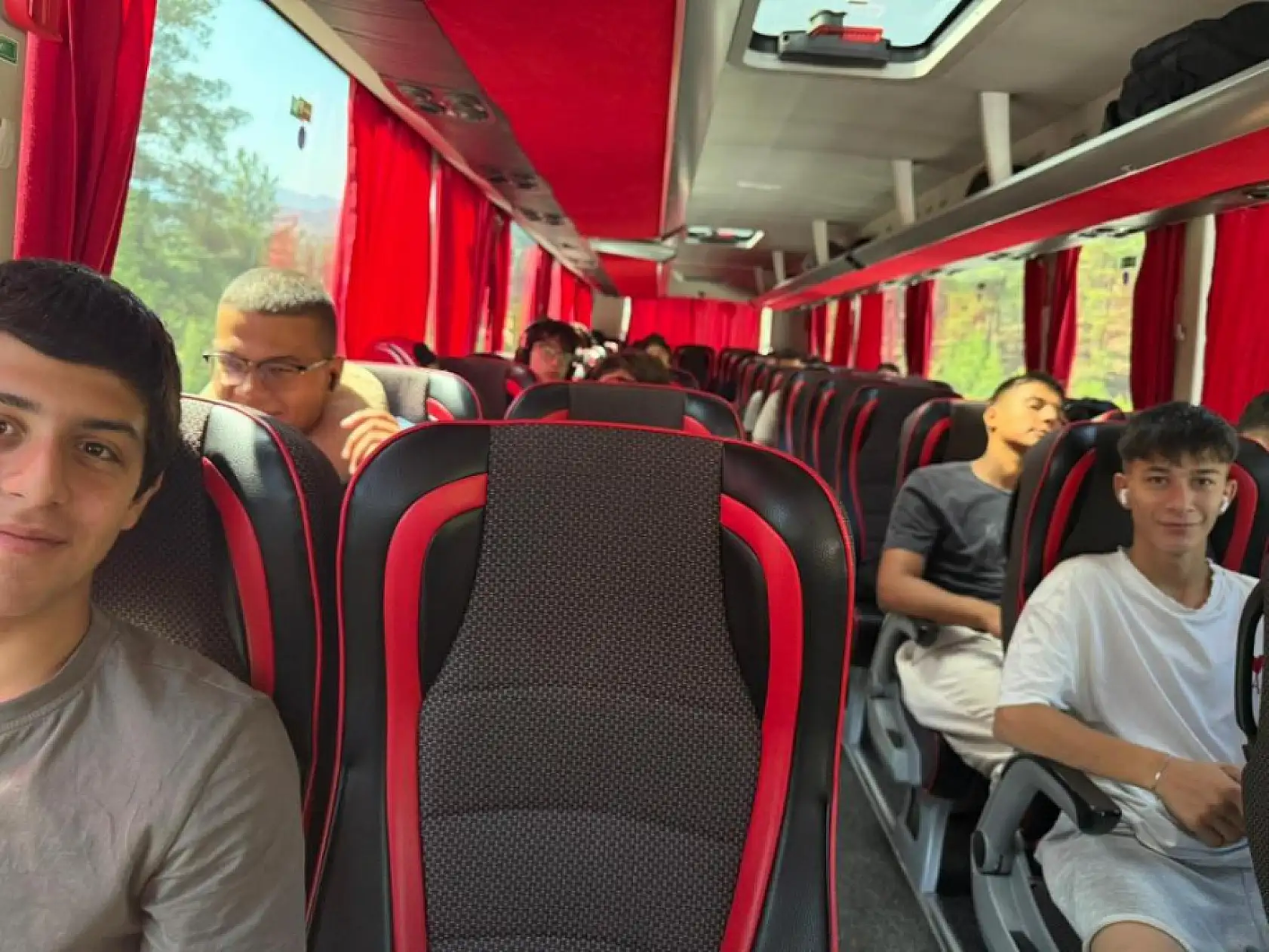 Erzurum'da tarih ve kültür kampı için Muğlalı gençler yola çıktı