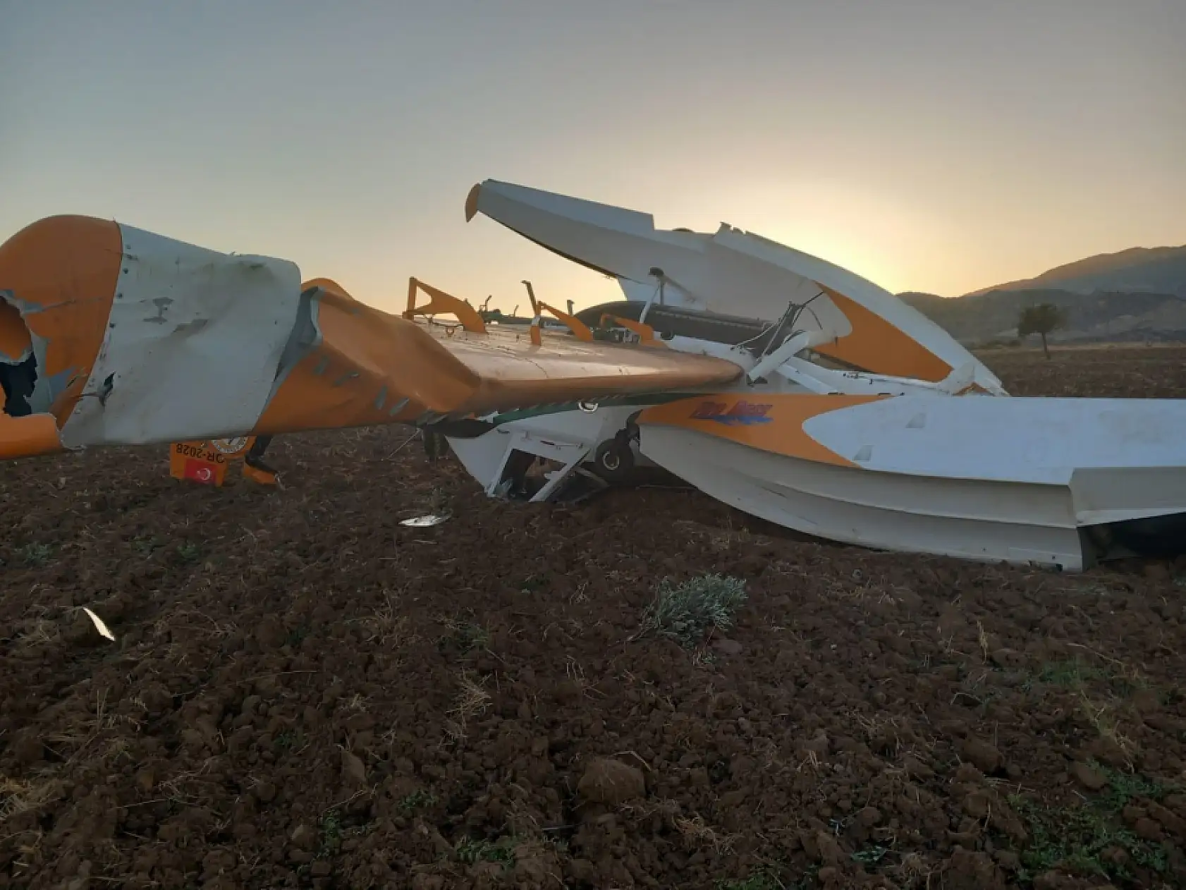 Muğla Valisi Akbıyık, yaralı pilotu ziyaret etti