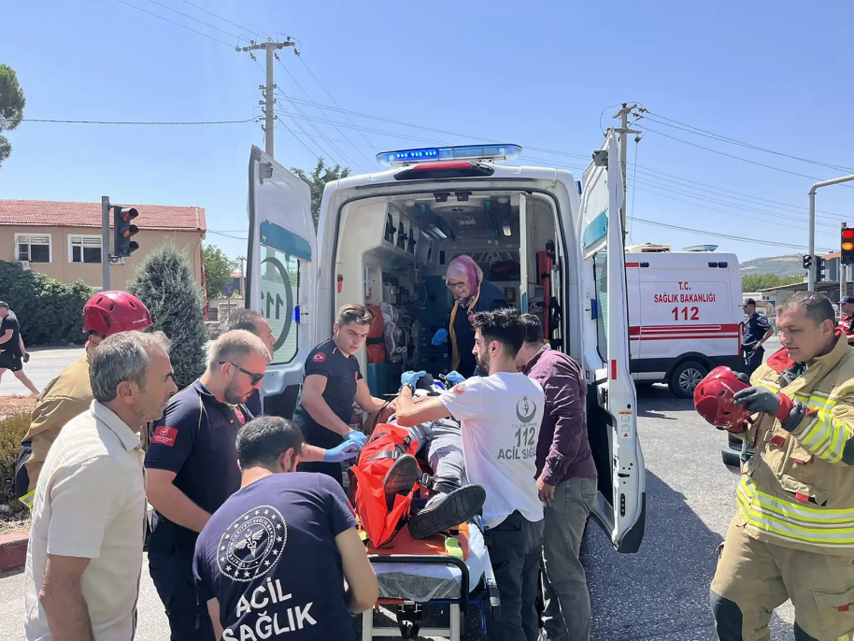 Orman arazözü ile otomobil kavşakta çarpıştı: 1 yaralı