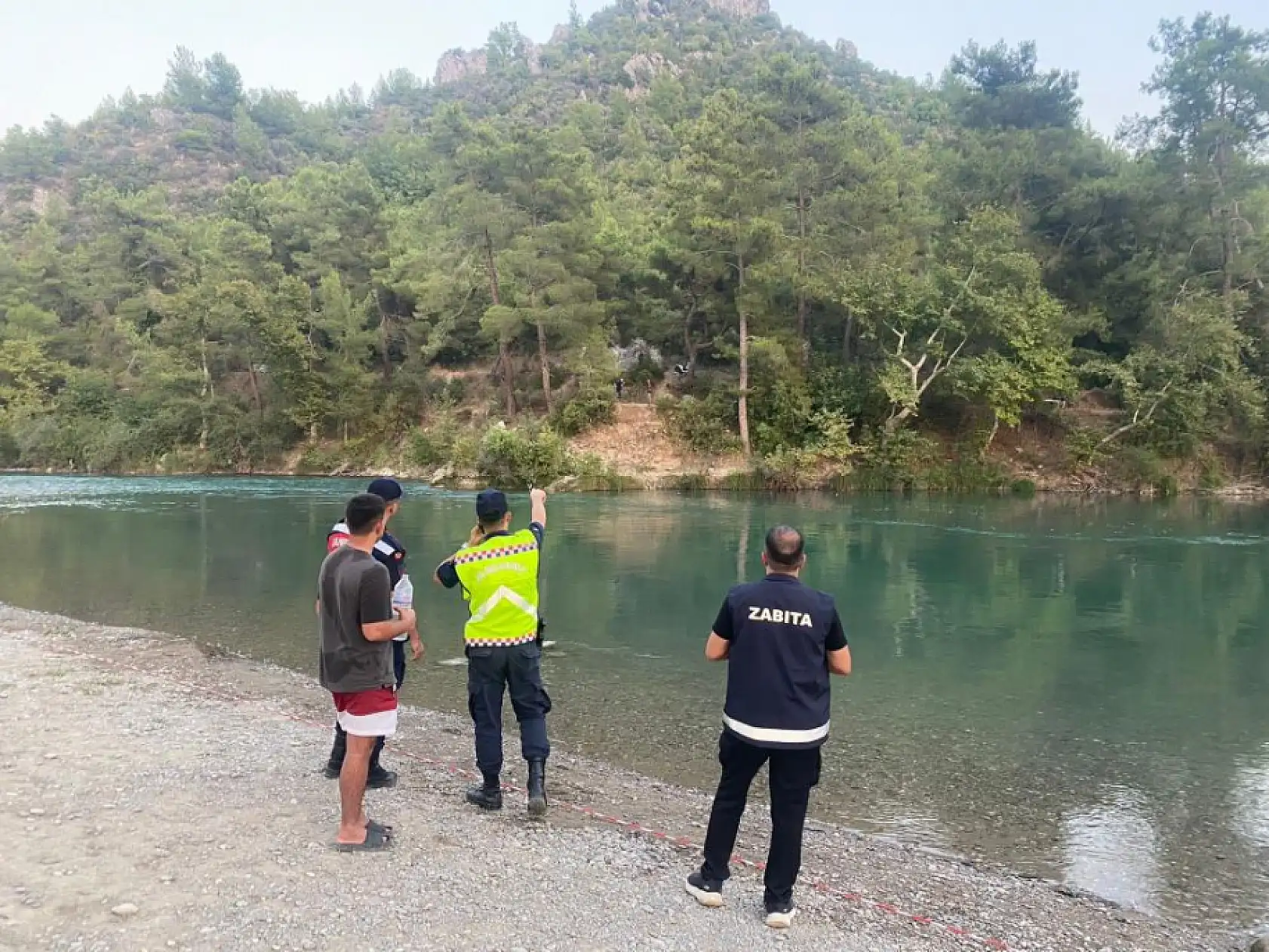 Kurtarma çabaları sonuç vermedi, arkadaşlarının gözleri önünde hayatını kaybetti