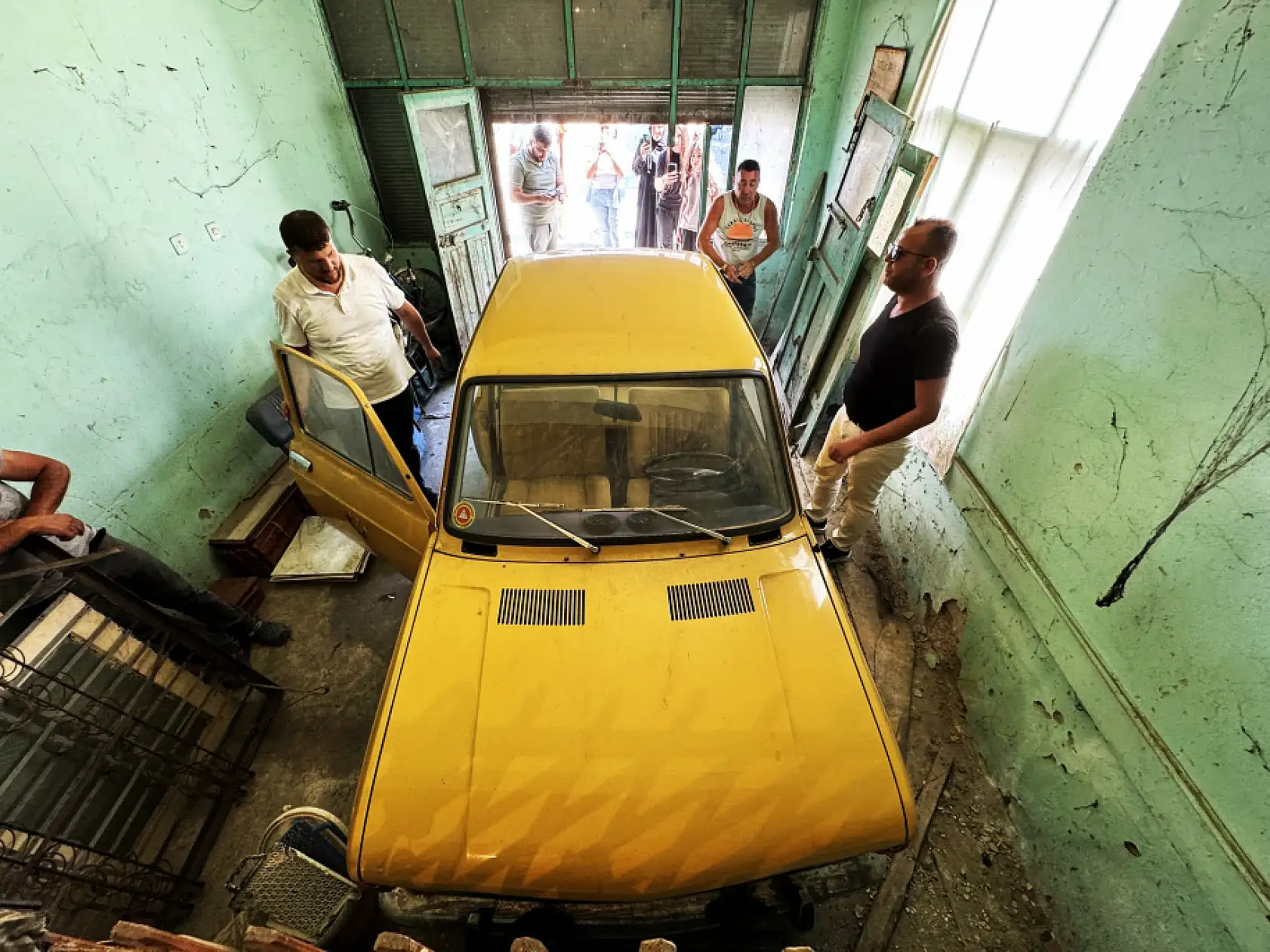 44 yıldır garajda korundu, 15 bin euroya satıldı