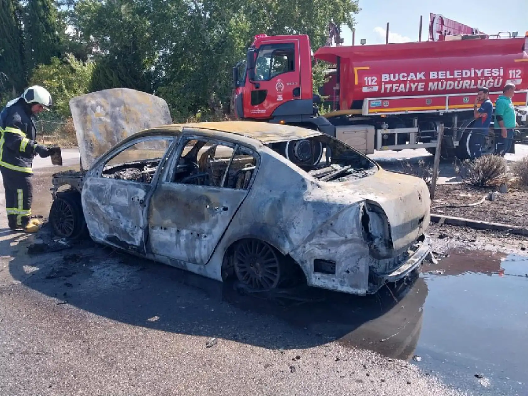 Burdur-Antalya Karayolu'nda otomobil yandı