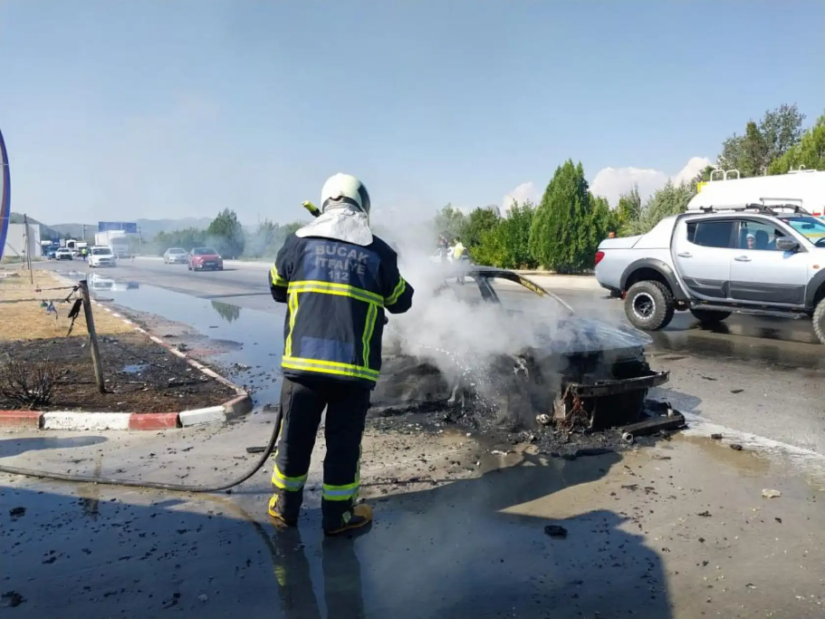 Burdur-Antalya Karayolu'nda otomobil yandı