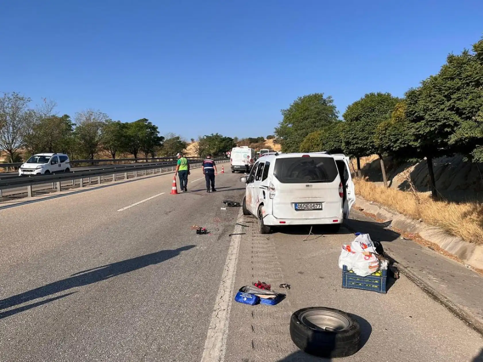 Yol Kenarında Lastik Değiştirirken Feci Kaza: 2 Ölü, 2 Yaralı