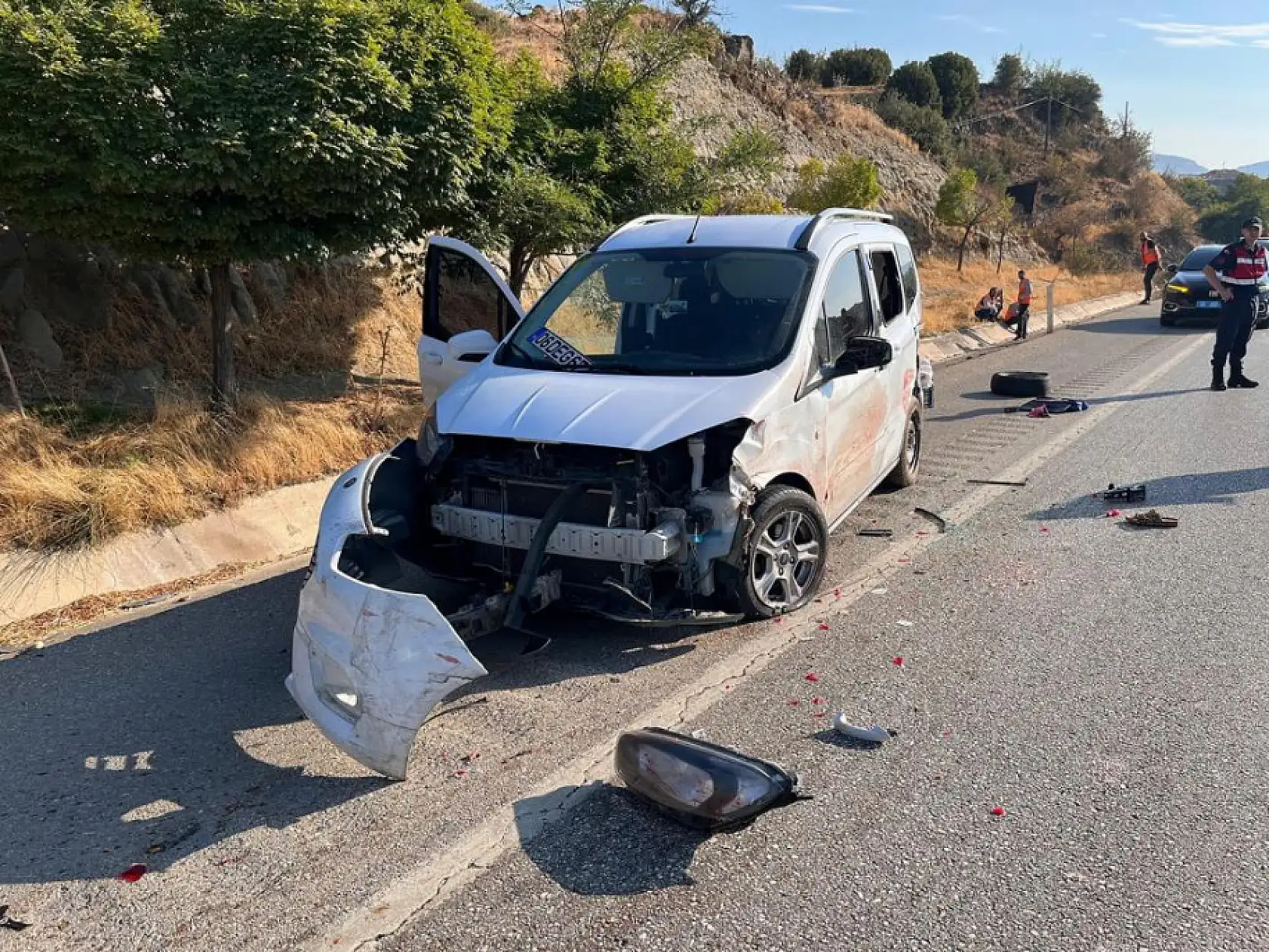 Yol Kenarında Lastik Değiştirirken Feci Kaza: 2 Ölü, 2 Yaralı