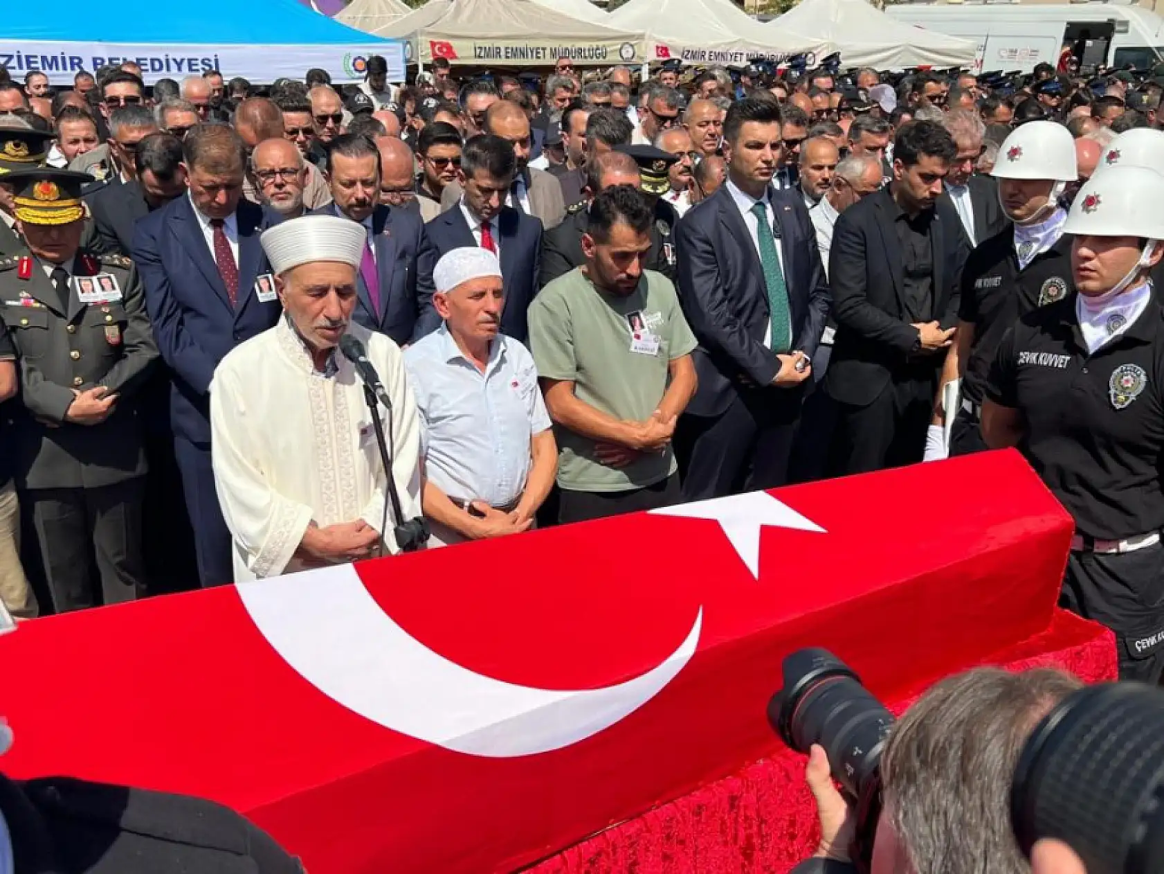 Şehit Polisler Muhsin Aydemir ve Hasan Akın'a Gözyaşlarıyla Veda