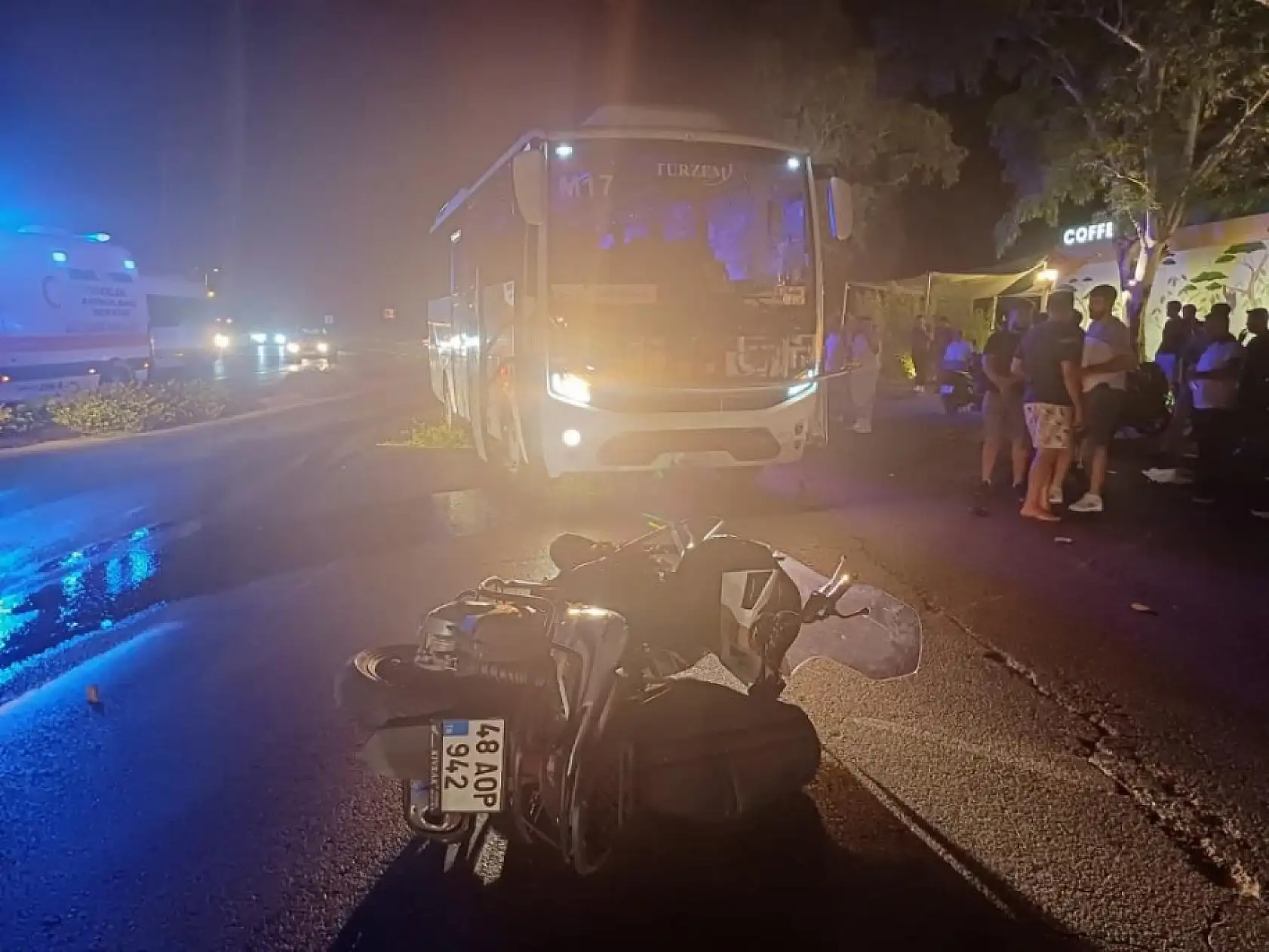Marmaris Yolunda Tur Otobüsü Kazası: Motosiklet Sürücüsü Yaralandı