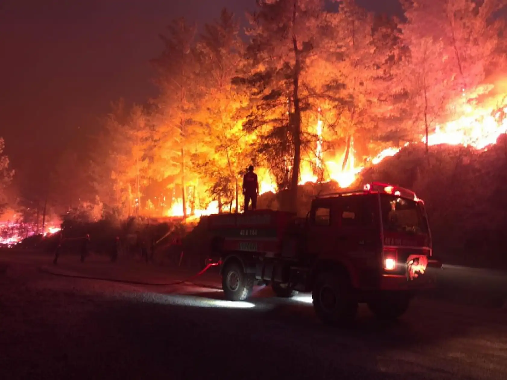 Muğla'da alevli gece