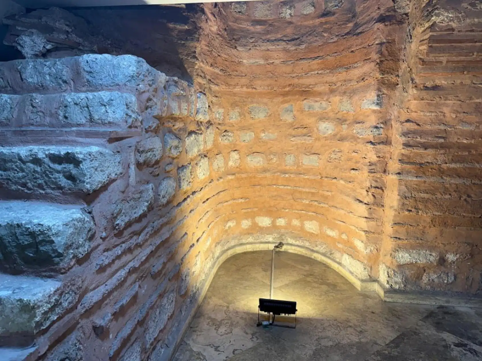İş Hanının Altında Tarih Yatıyor: 900 Yıllık Kilise Kalıntısı