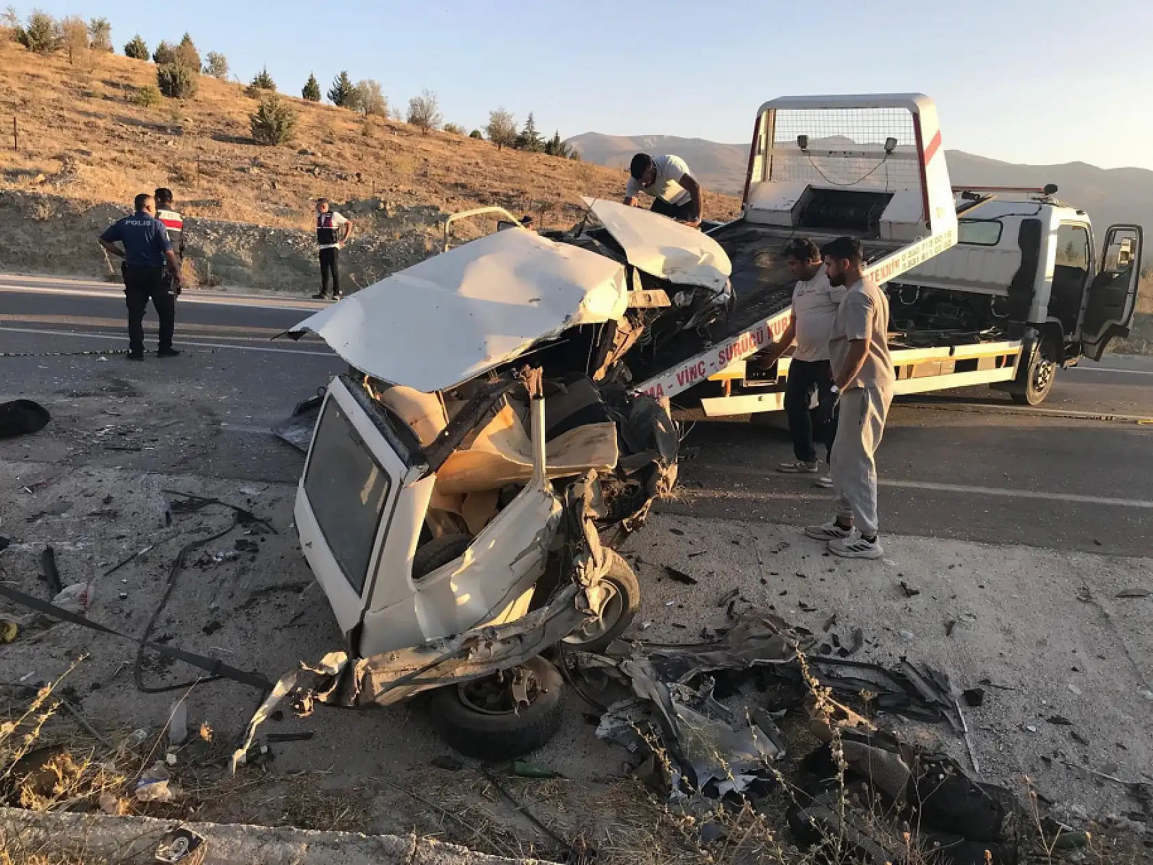 İkiz kardeşler hayatını kaybetti, 5 kişi yaralandı